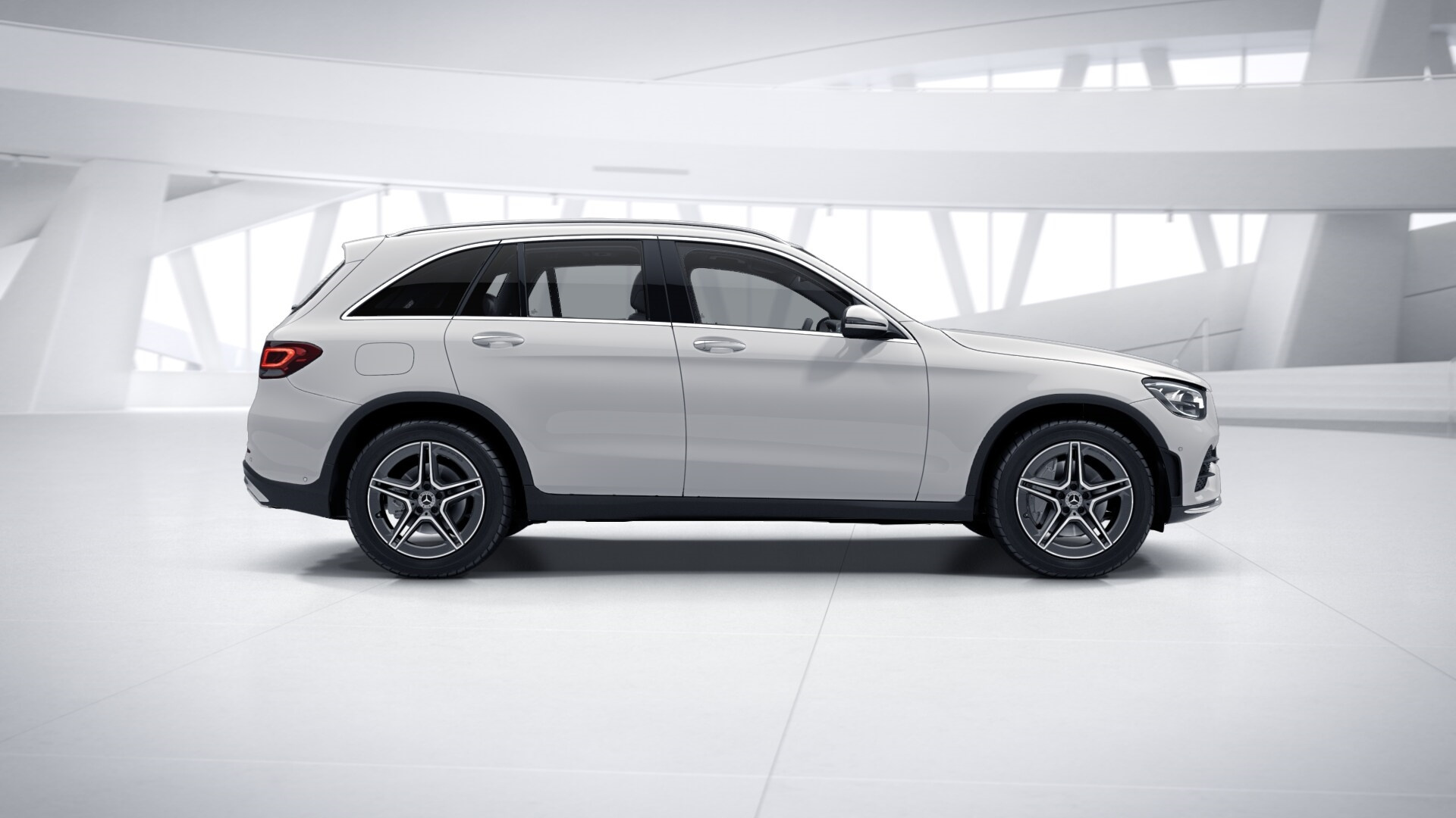 Mercedes-Benz GLC 300 d 4MATIC комплектация Sport двигатель 2 литра (245 л.с.) Белый