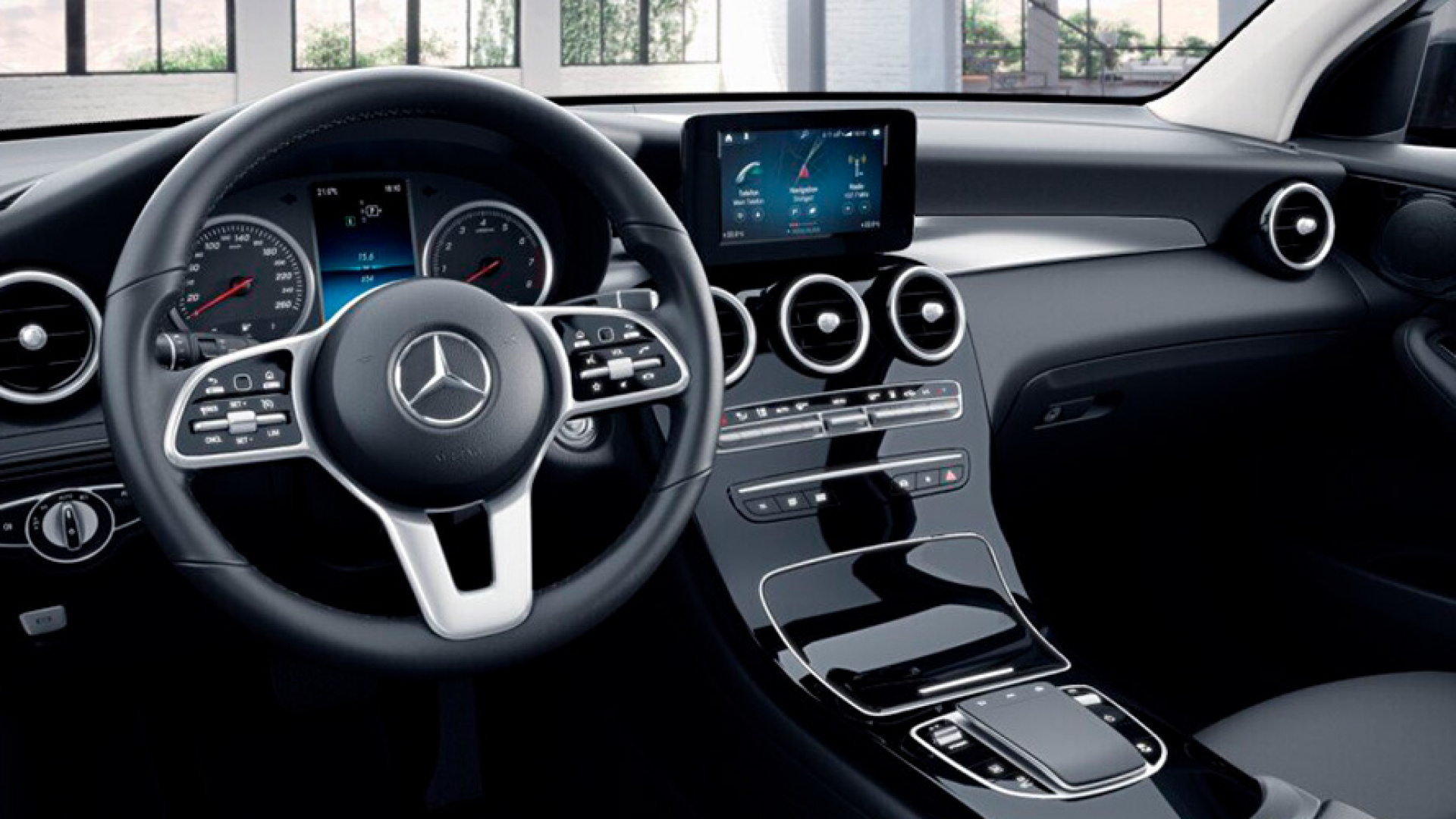 Mercedes-Benz GLC 300 4MATIC комплектация Sport Plus двигатель 2 литра (245 л.с.) Черный