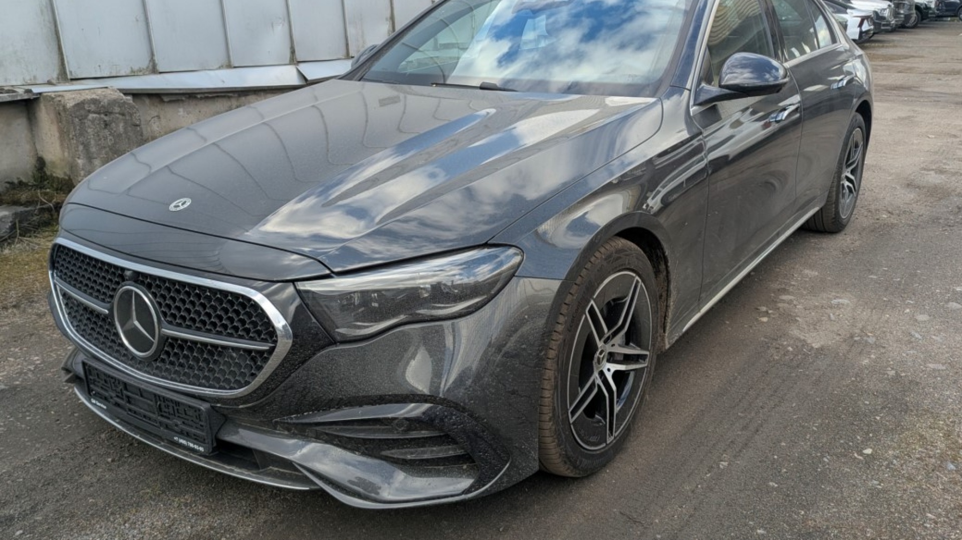 Mercedes-Benz E300 4MATIC комплектация Sport Plus двигатель 2 литра (258 л.с.) Серый