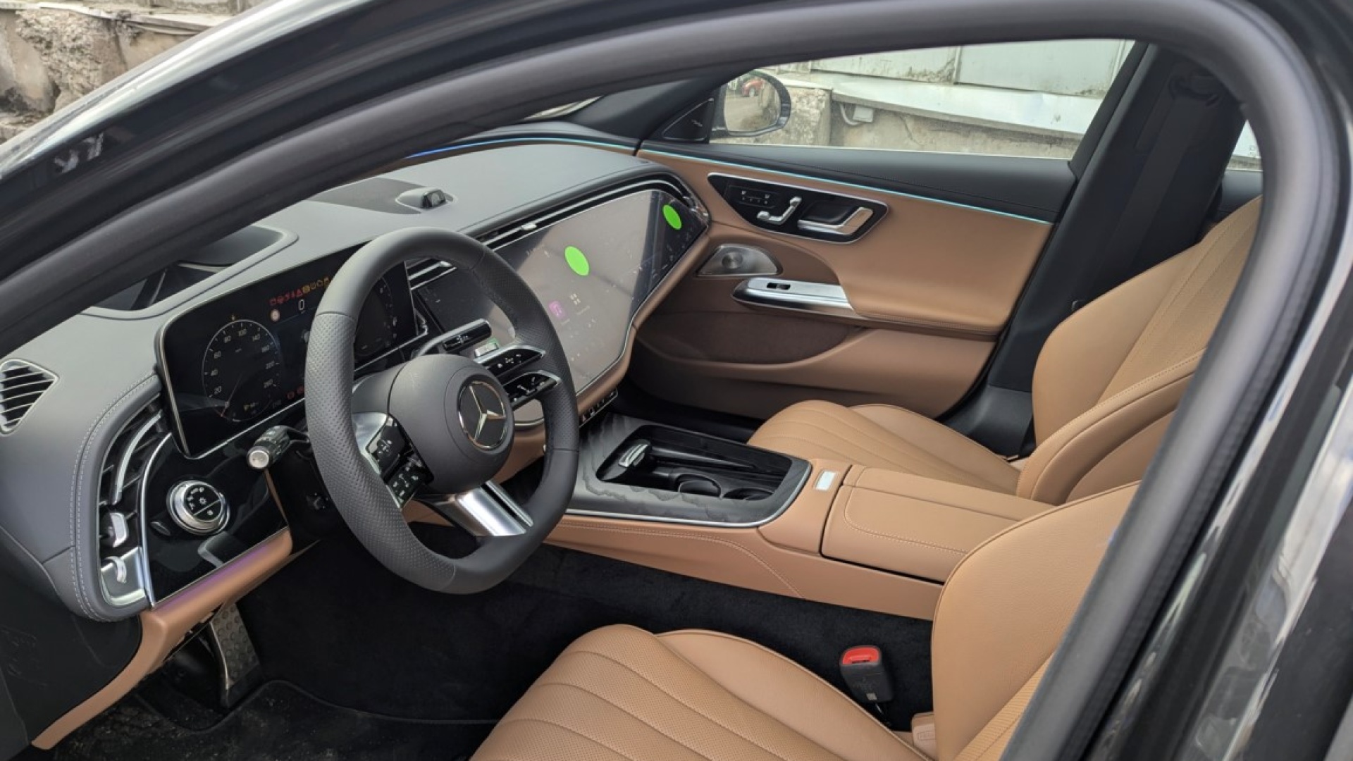 Mercedes-Benz E300 4MATIC комплектация Sport Plus двигатель 2 литра (258 л.с.) Серый