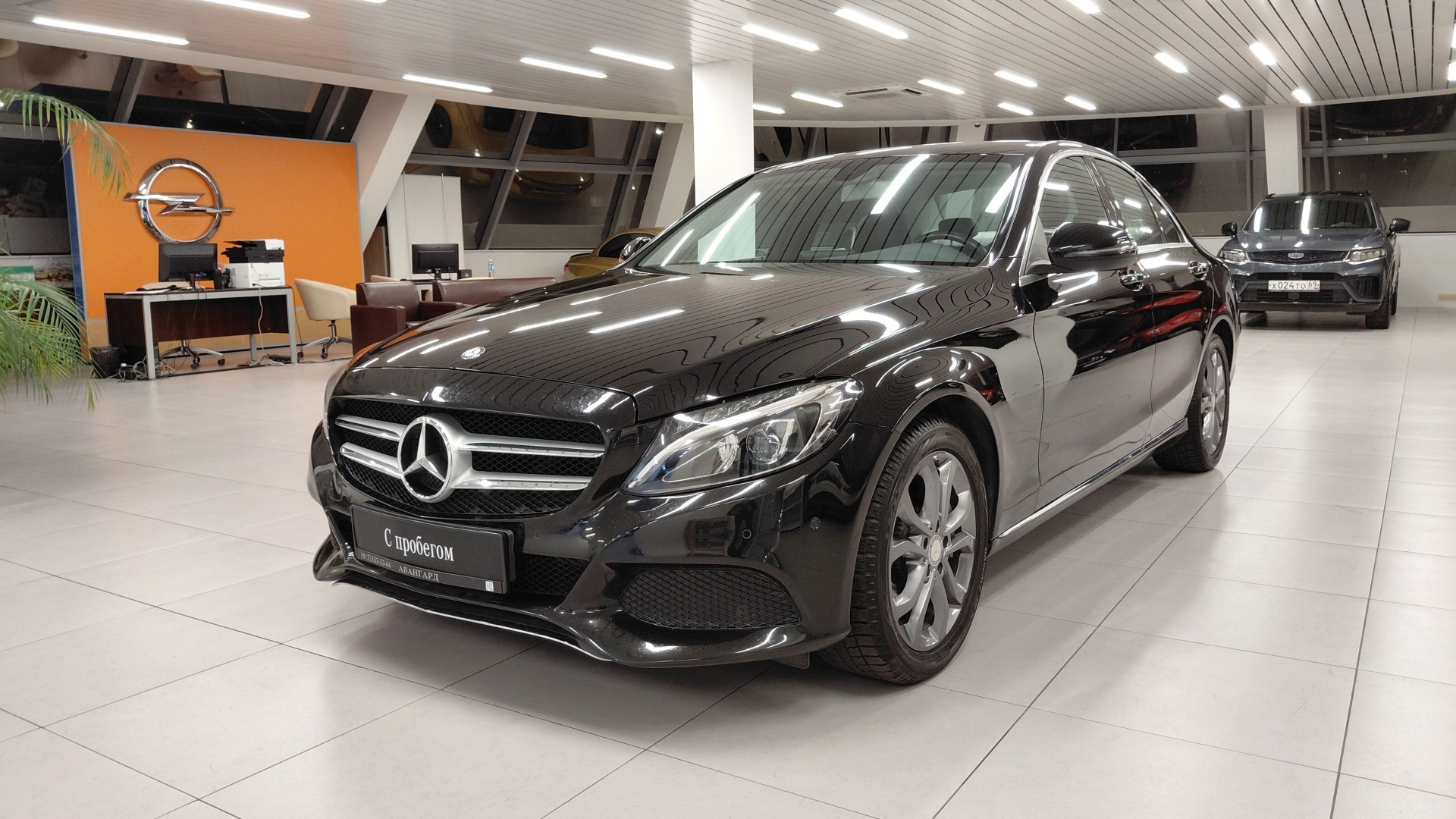 Mercedes-Benz C 250 двигатель 2 литра (211 л.с.) Черный
