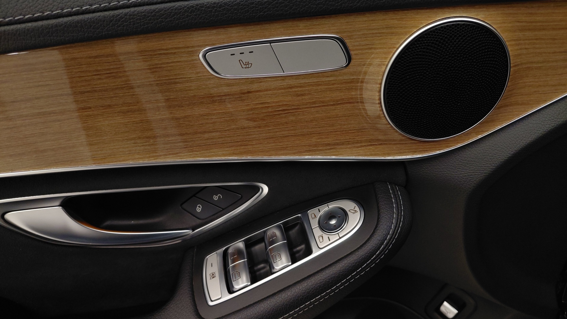 Mercedes-Benz C 250 двигатель 2 литра (211 л.с.) Черный