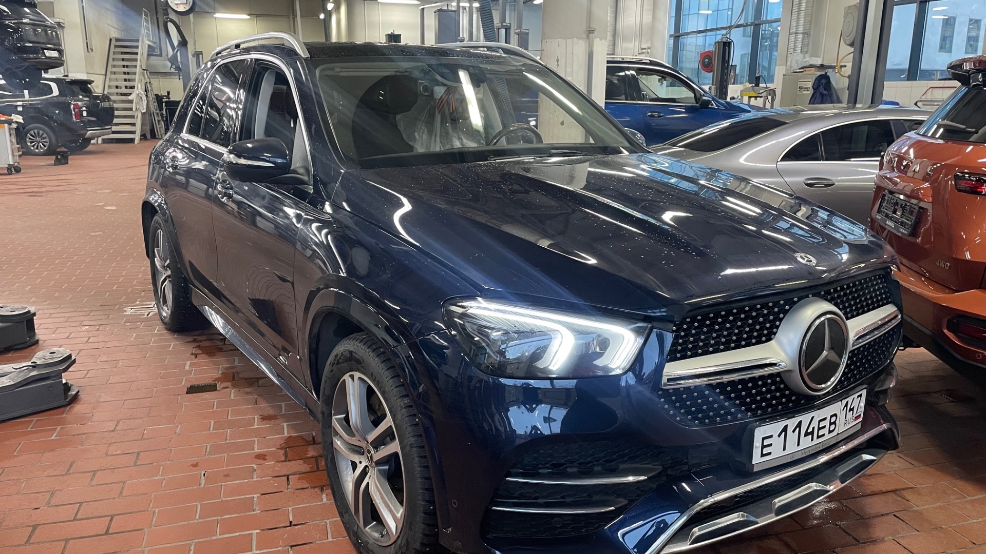 Mercedes-Benz GLE 450 4MATIC комплектация Sport Plus двигатель 3 литра (367 л.с.) Синий