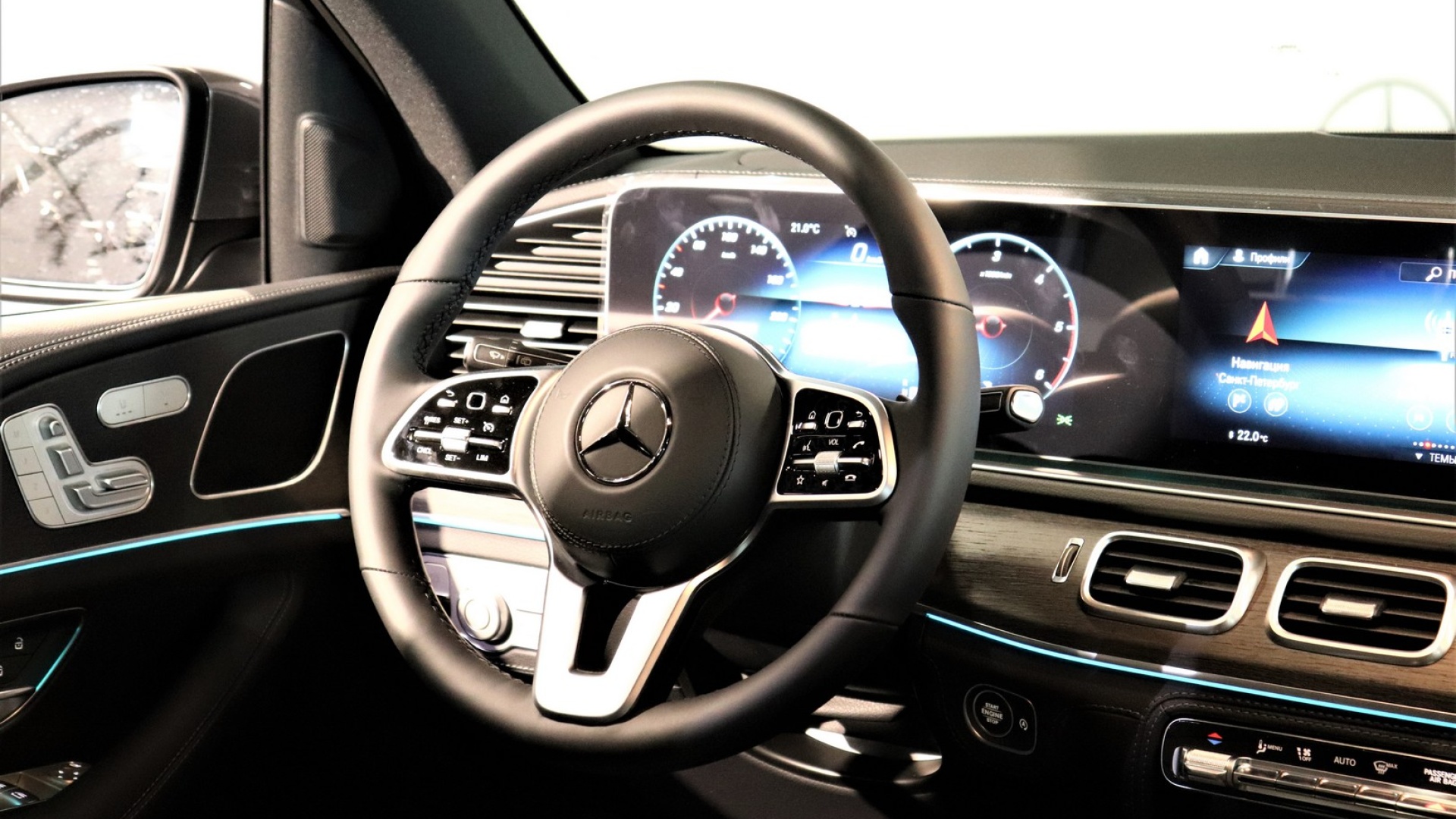 Mercedes-Benz GLE 300 d 4MATIC комплектация Sport двигатель 2 литра (245 л.с.) Черный