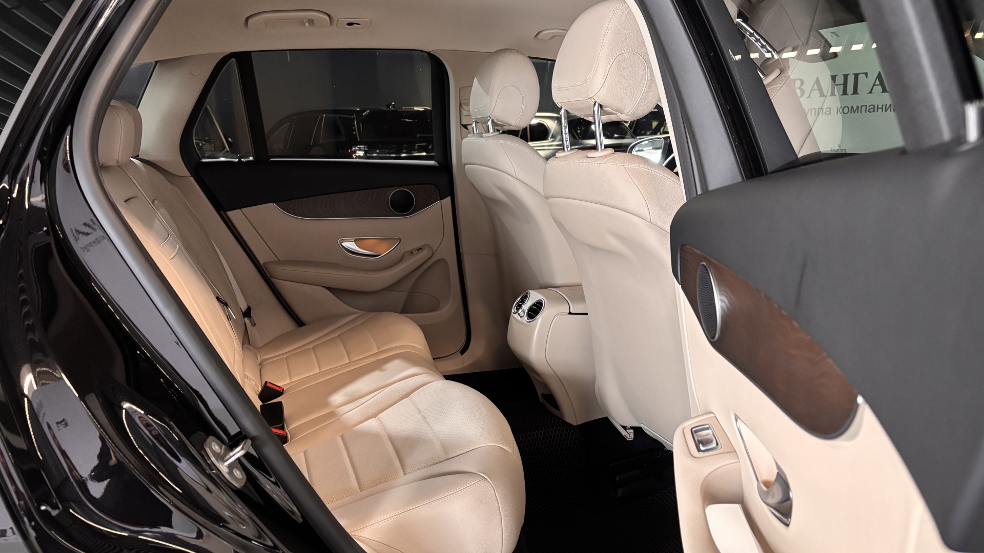 Mercedes-Benz GLC 220 d 4MATIC комплектация Premium двигатель 2 литра (197 л.с.) Черный