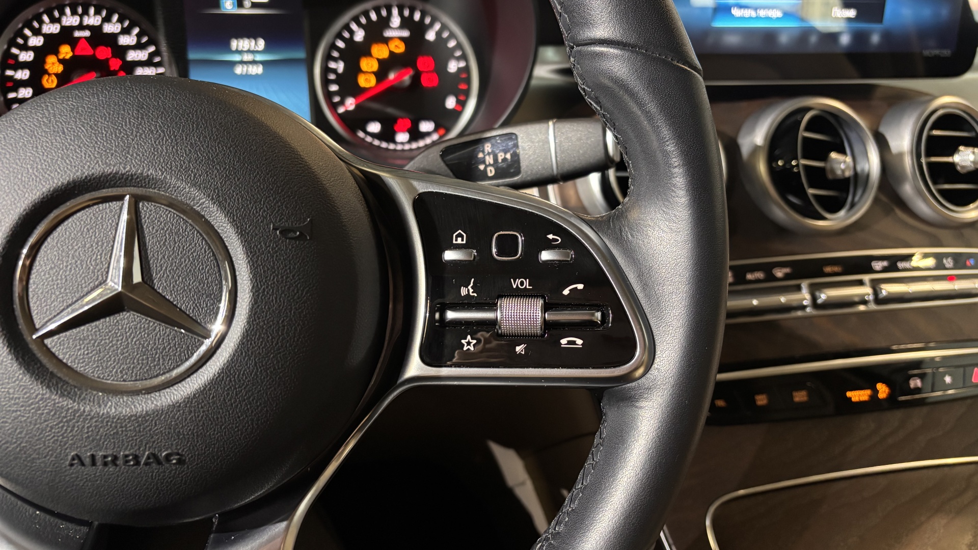 Mercedes-Benz GLC 220 d 4MATIC комплектация Premium двигатель 2 литра (197 л.с.) Черный