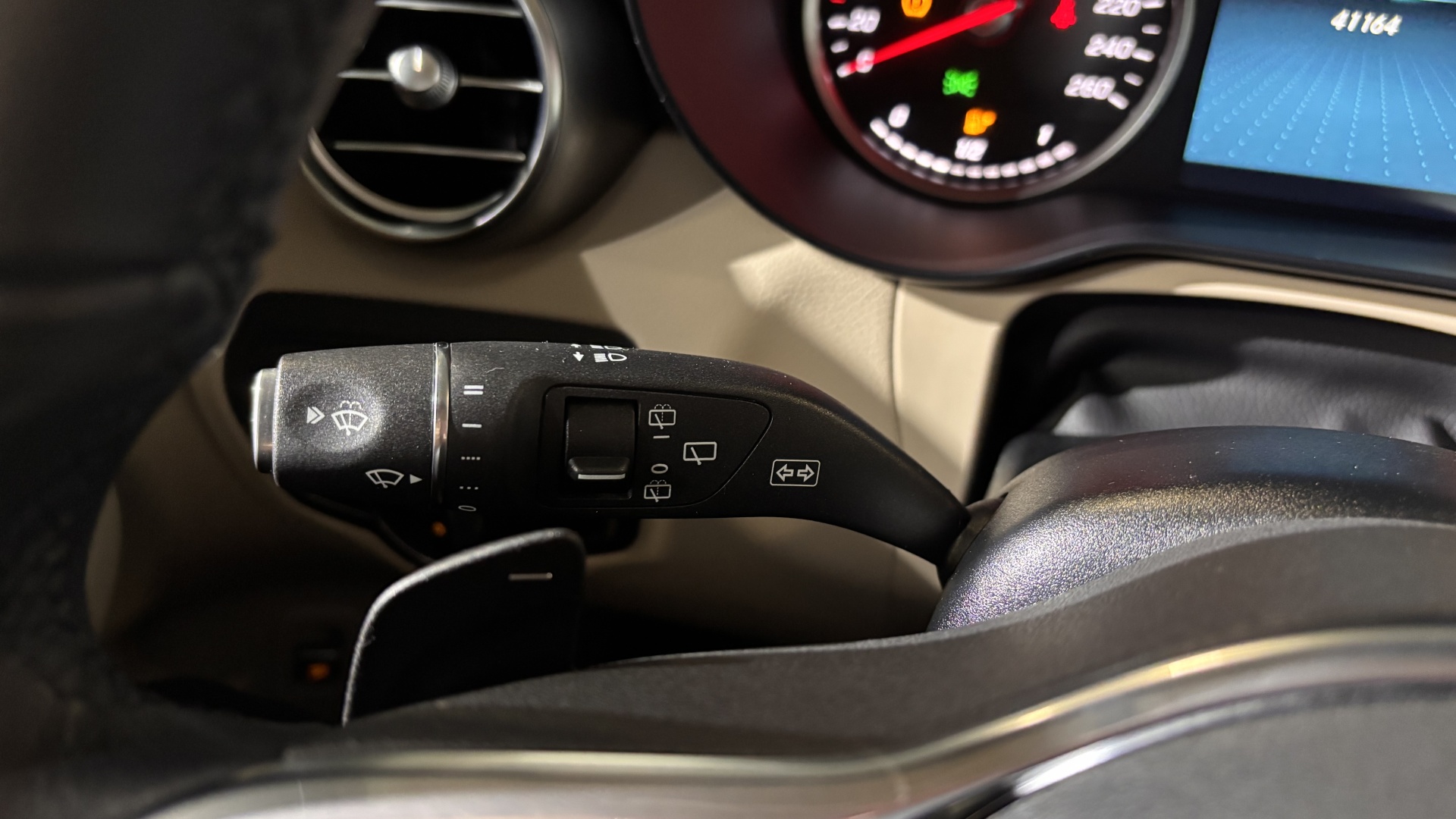 Mercedes-Benz GLC 220 d 4MATIC комплектация Premium двигатель 2 литра (197 л.с.) Черный