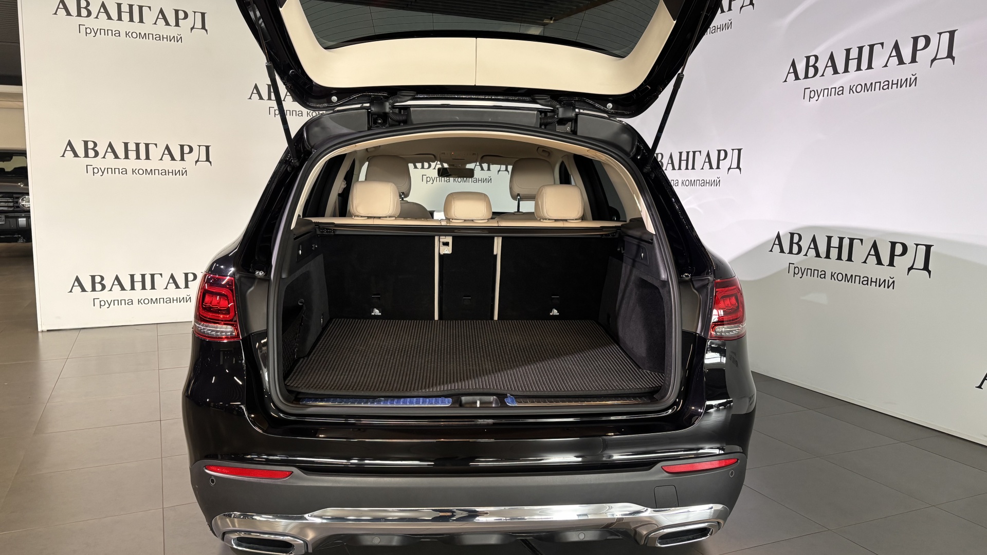 Mercedes-Benz GLC 220 d 4MATIC комплектация Premium двигатель 2 литра (197 л.с.) Черный