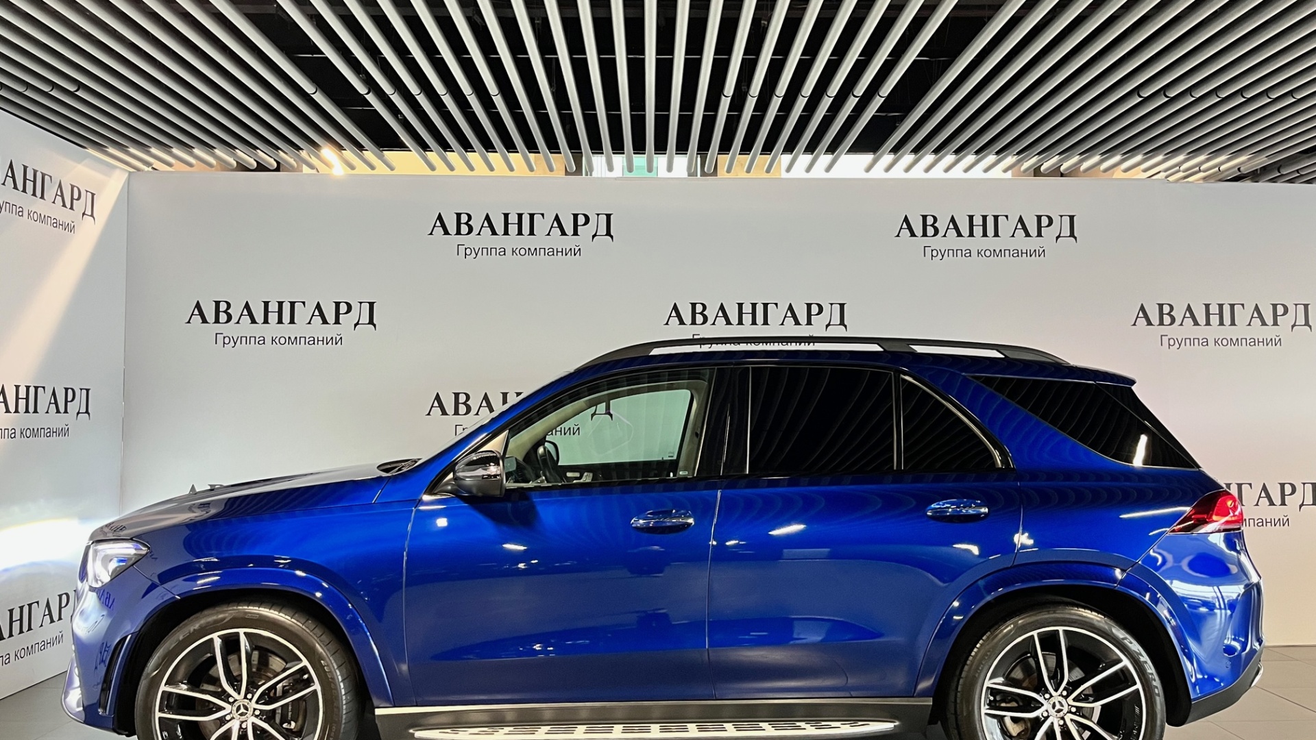 Mercedes-Benz GLE 450 4MATIC двигатель 3 литра (367 л.с.) Синий