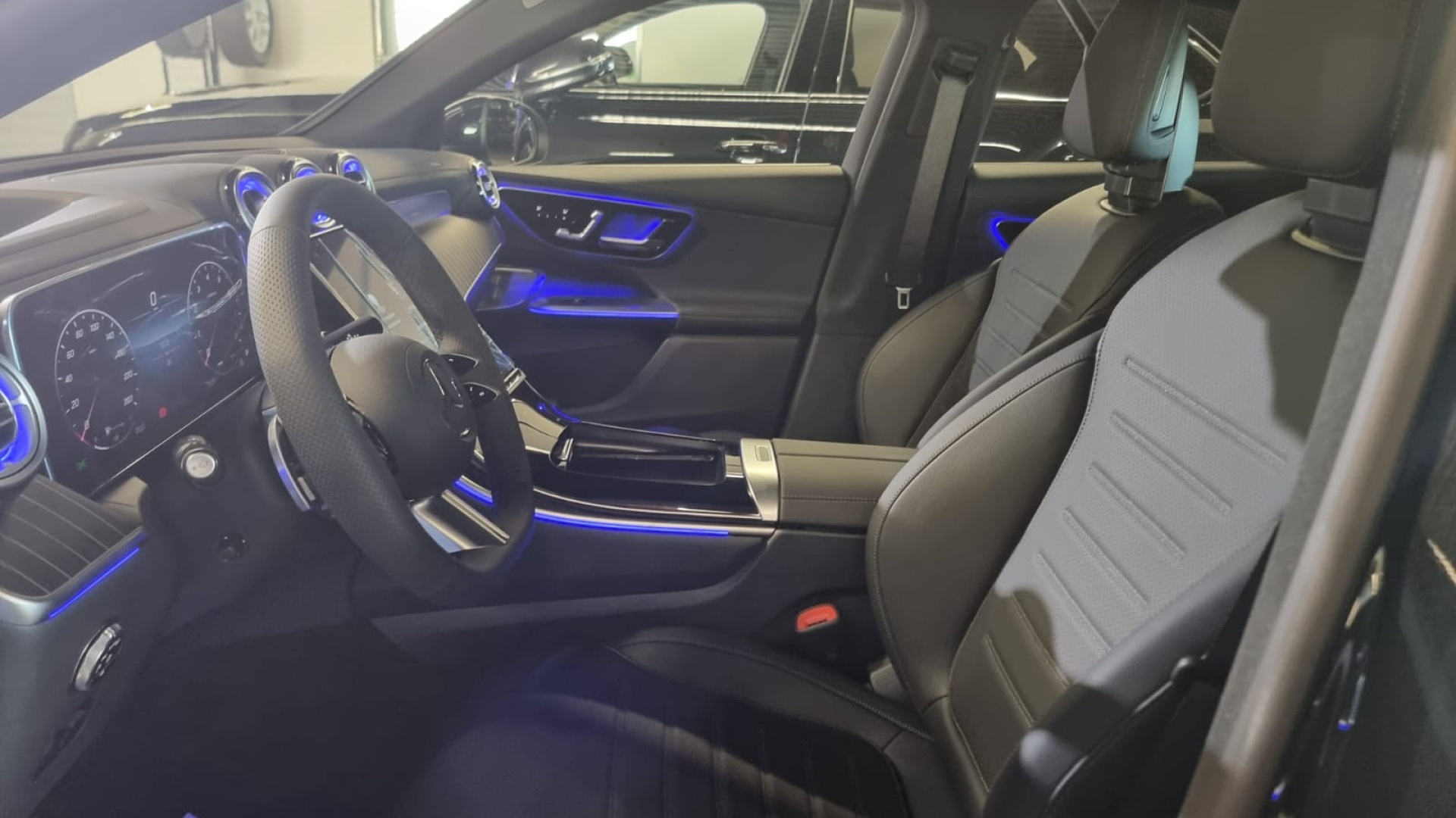 Mercedes-Benz GLC 300 4MATIC купе двигатель 2 литра (258 л.с.) Черный