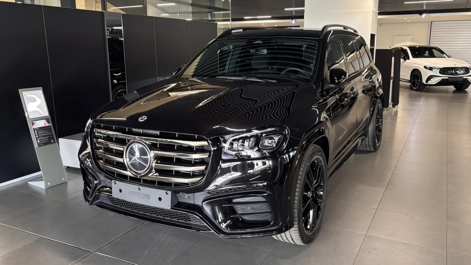 Mercedes-Benz GLS 450 4MATIC комплектация Sport Plus двигатель 3 литра (380 л.с.) Черный