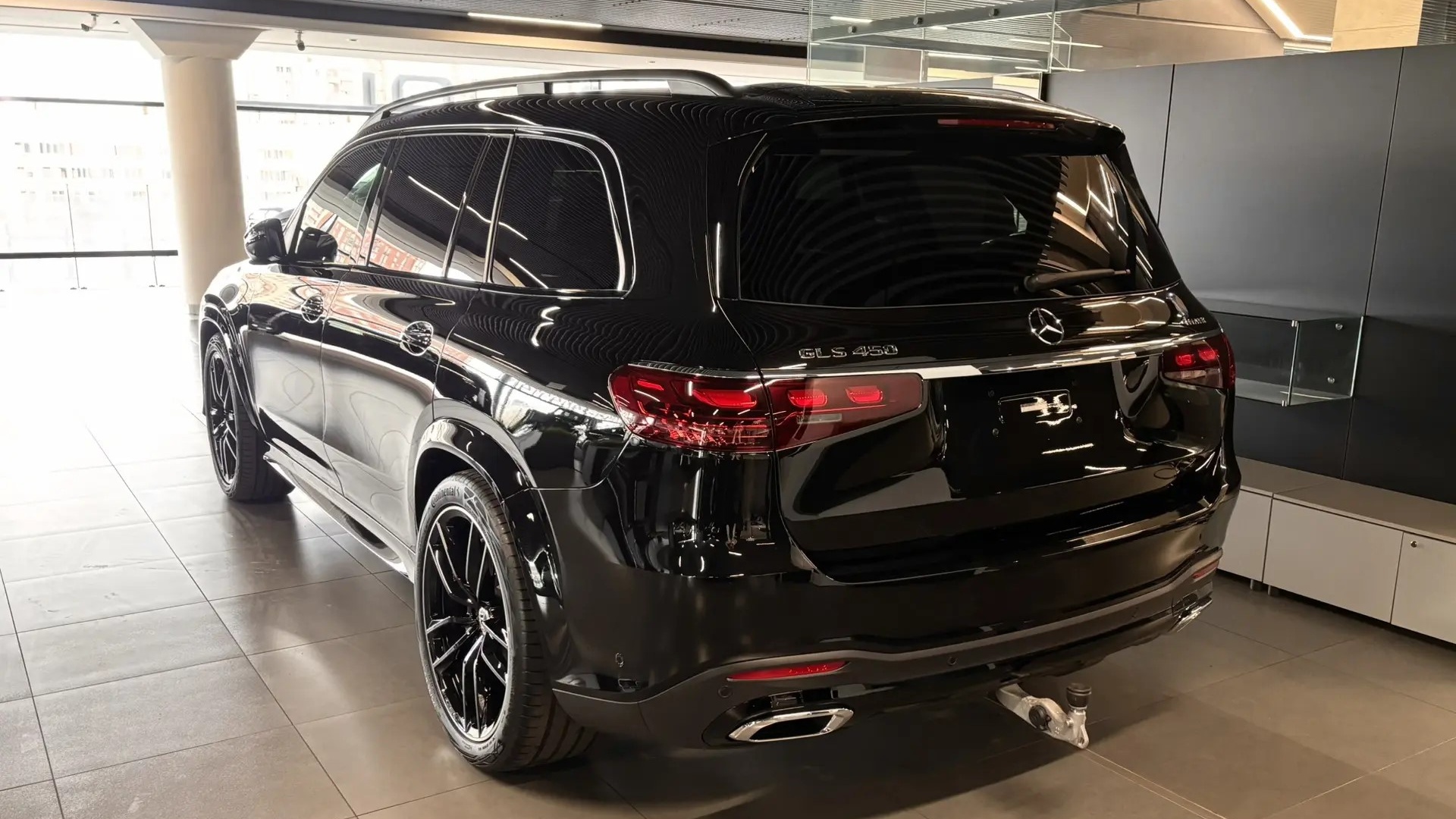 Mercedes-Benz GLS 450 4MATIC комплектация Sport Plus двигатель 3 литра (380 л.с.) Черный
