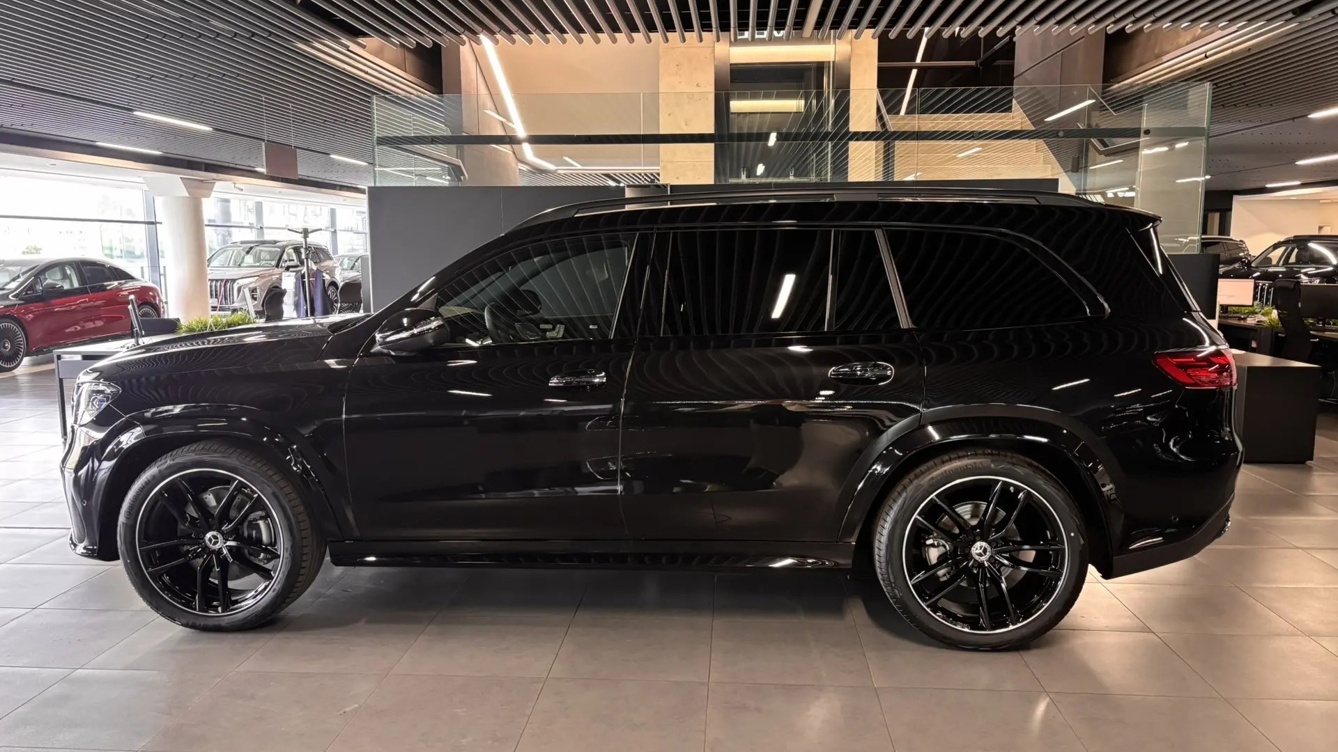 Mercedes-Benz GLS 450 4MATIC комплектация Sport Plus двигатель 3 литра (380 л.с.) Черный