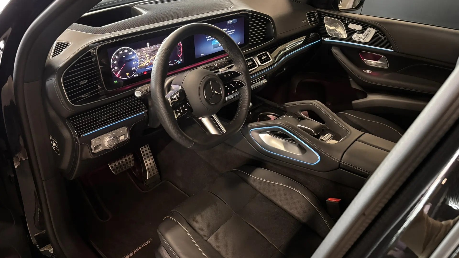Mercedes-Benz GLS 450 4MATIC комплектация Sport Plus двигатель 3 литра (380 л.с.) Черный