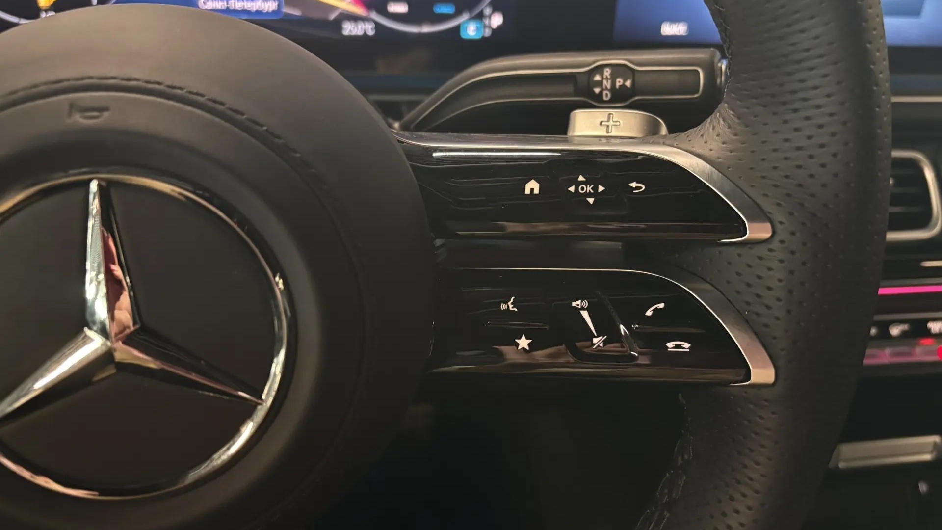 Mercedes-Benz GLS 450 4MATIC комплектация Sport Plus двигатель 3 литра (380 л.с.) Черный