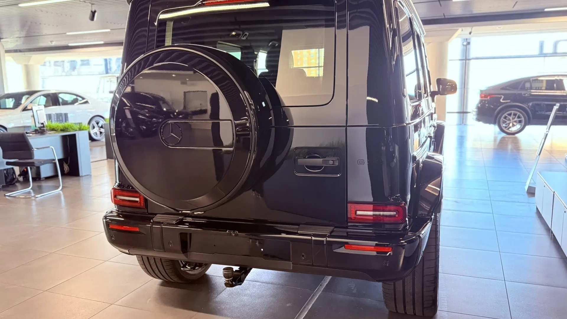 Mercedes-Benz AMG G 63 комплектация AMG G 63 двигатель 4 литра (585 л.с.) Черный