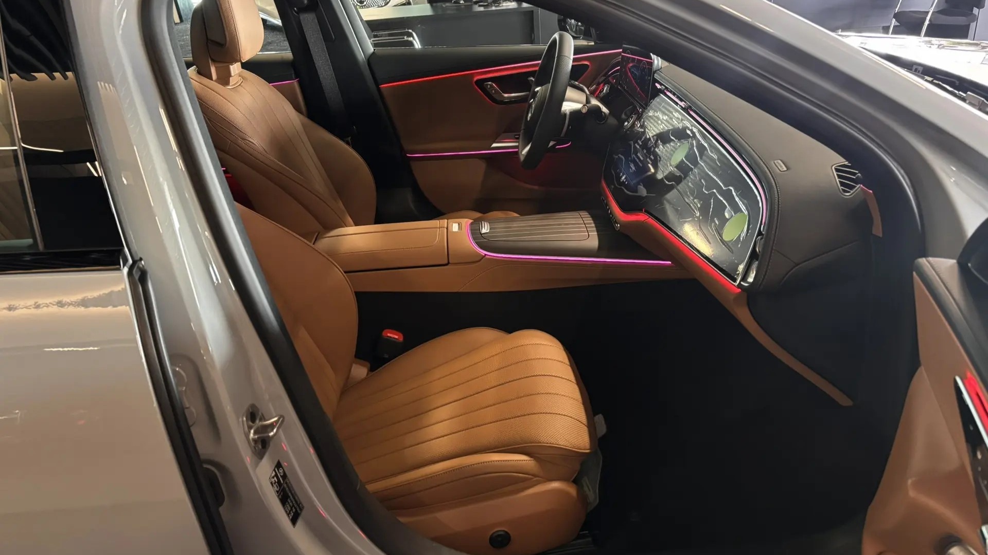 Mercedes-Benz E300 4MATIC комплектация Sport Plus двигатель 2 литра (258 л.с.) Серый