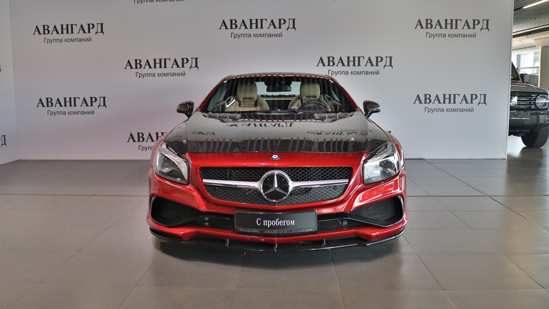 Mercedes-Benz SL 63 AMG двигатель 5.5 литра (585 л.с.) Красный