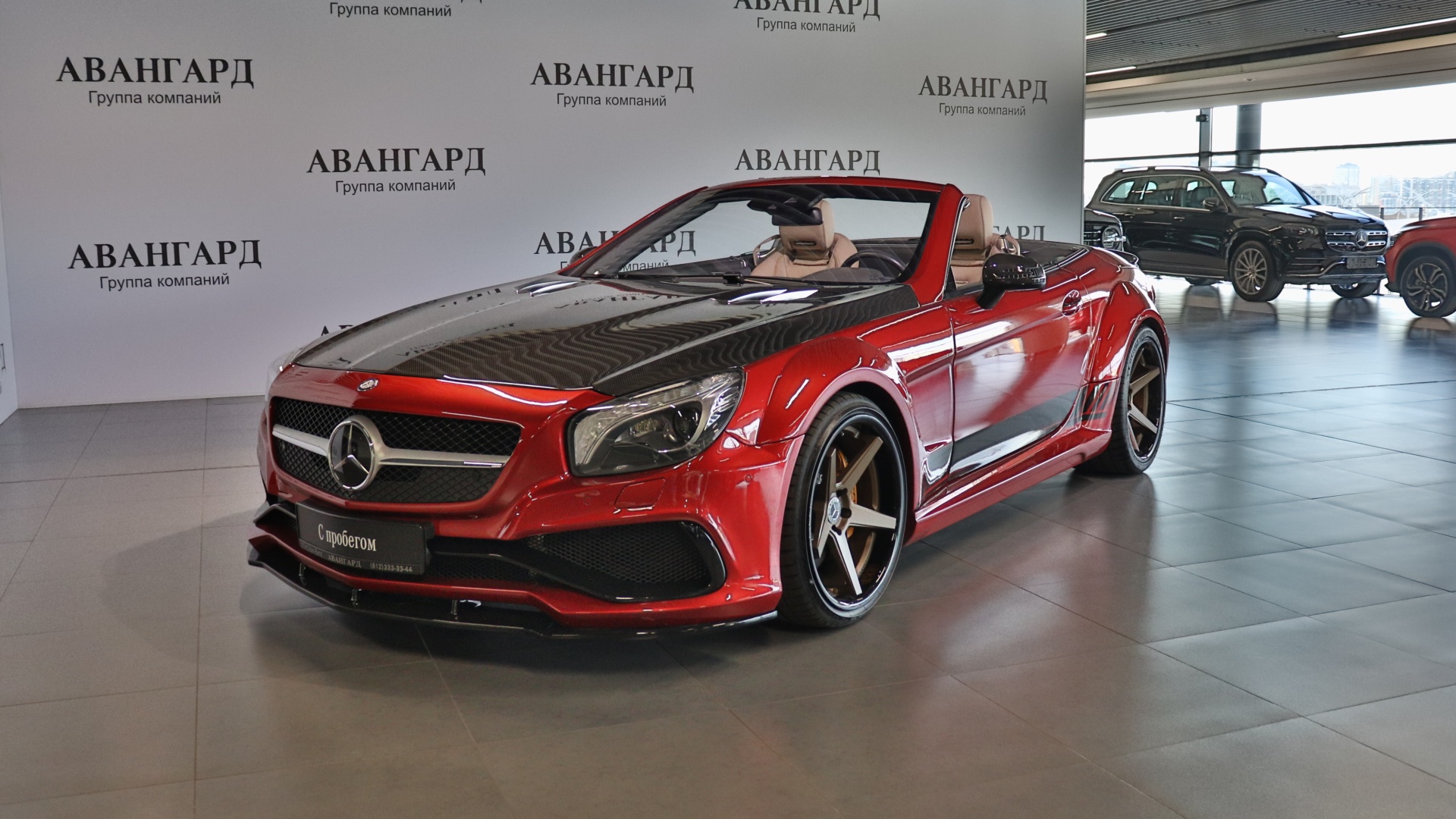 Mercedes-Benz SL 63 AMG двигатель 5.5 литра (585 л.с.) Красный