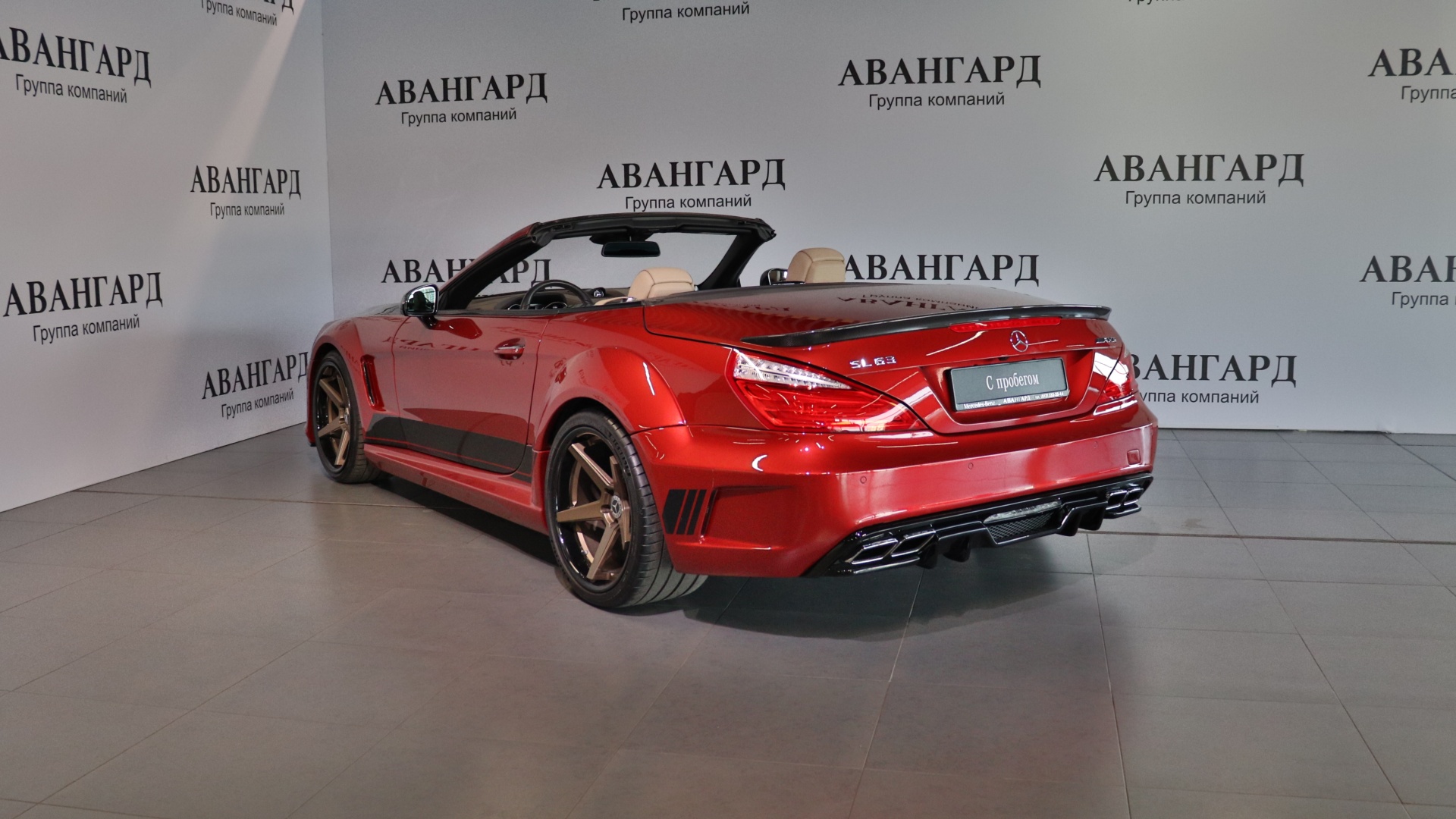 Mercedes-Benz SL 63 AMG двигатель 5.5 литра (585 л.с.) Красный