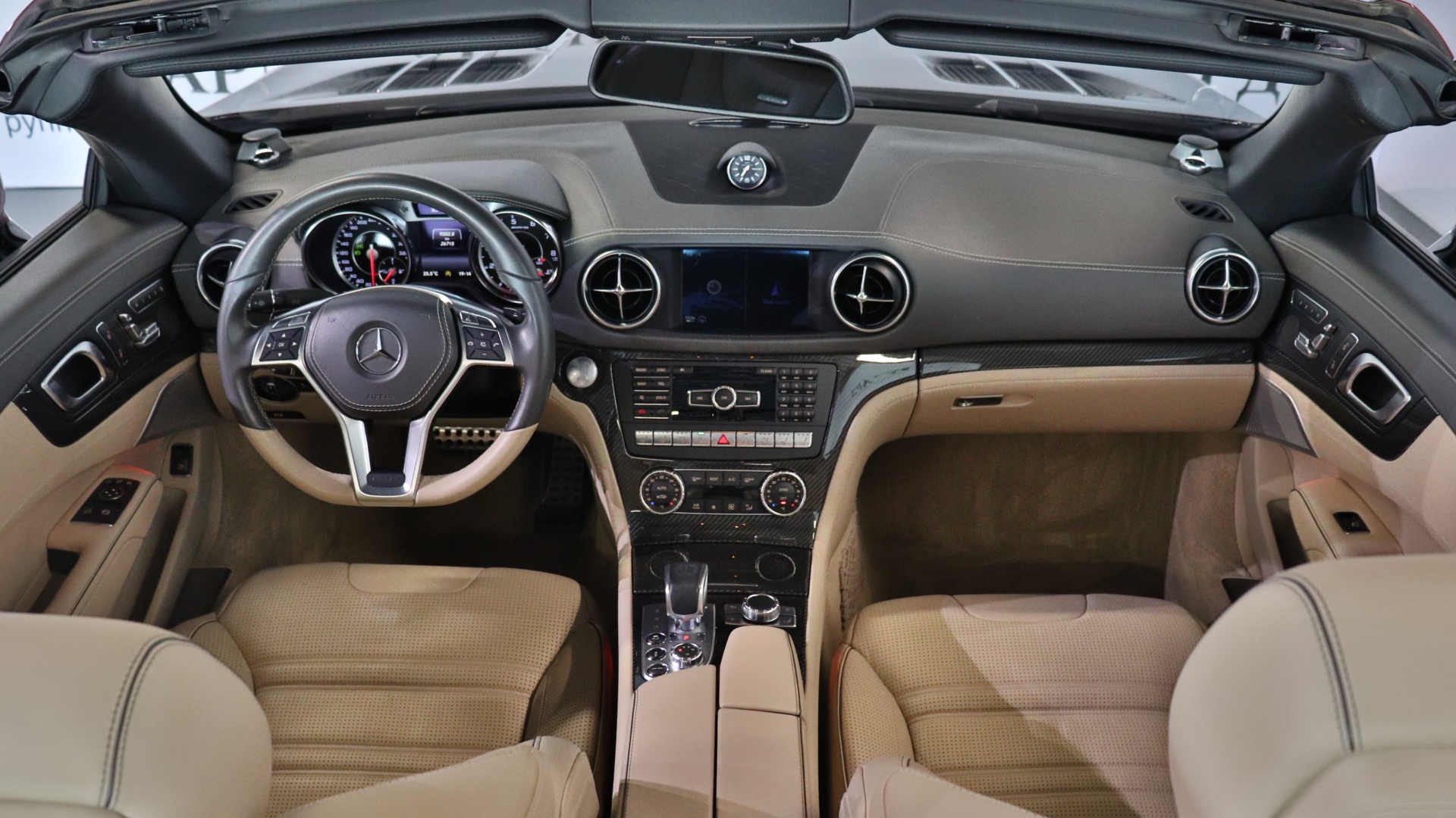 Mercedes-Benz SL 63 AMG двигатель 5.5 литра (585 л.с.) Красный