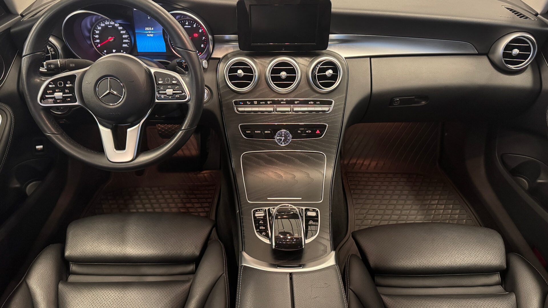 Mercedes-Benz C 180 двигатель 1.6 литра (150 л.с.) Белый