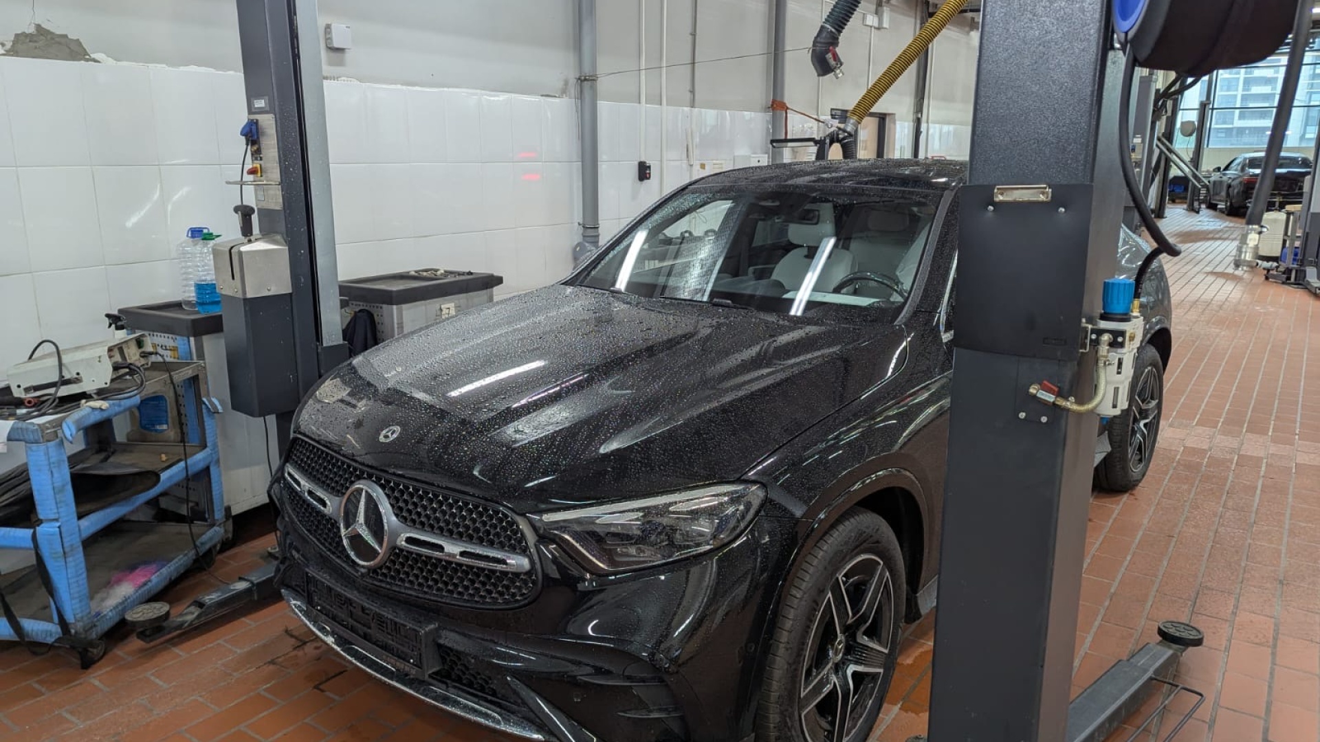Mercedes-Benz GLC 200 4MATIC Купе двигатель 2 литра (204 л.с.) Черный