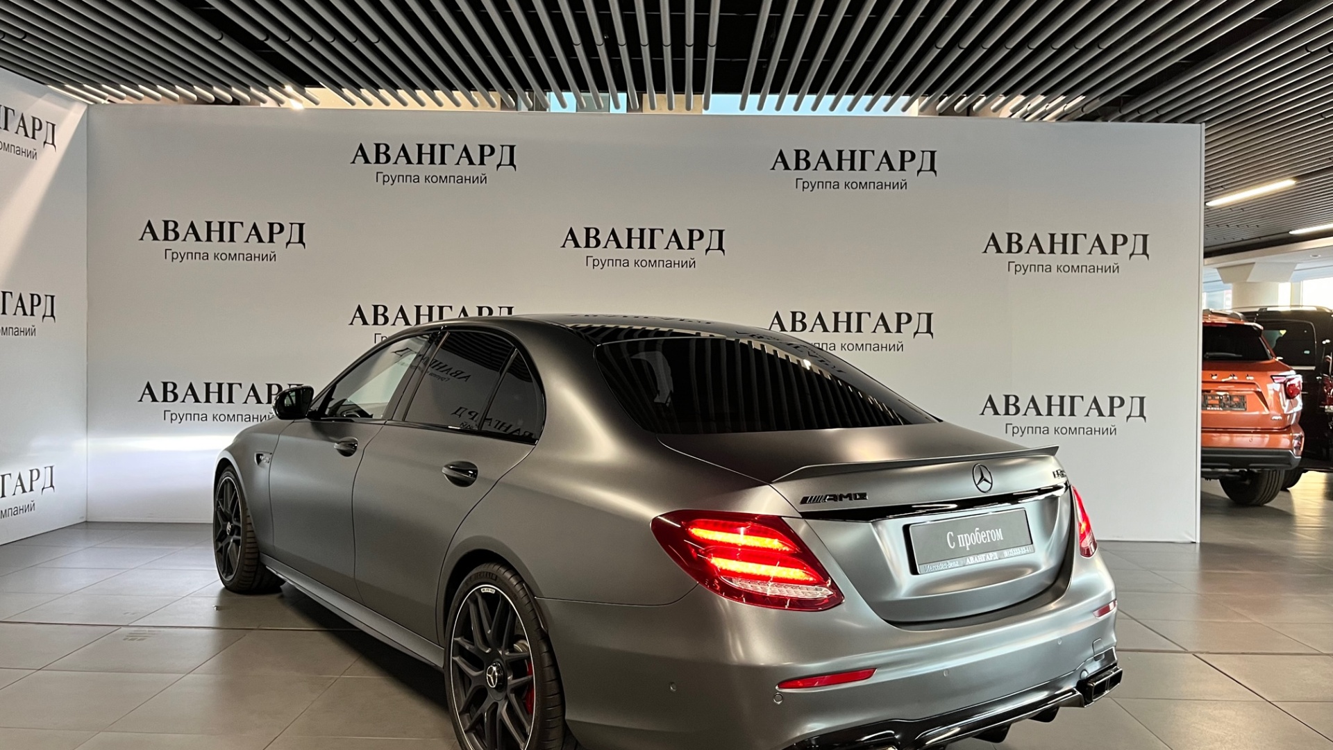 Mercedes-Benz AMG E 63 S 4MATIC двигатель 4 литра (612 л.с.) Серый