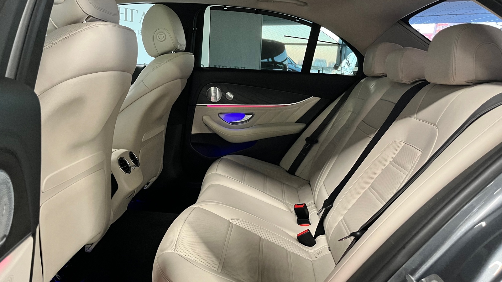 Mercedes-Benz AMG E 63 S 4MATIC двигатель 4 литра (612 л.с.) Серый
