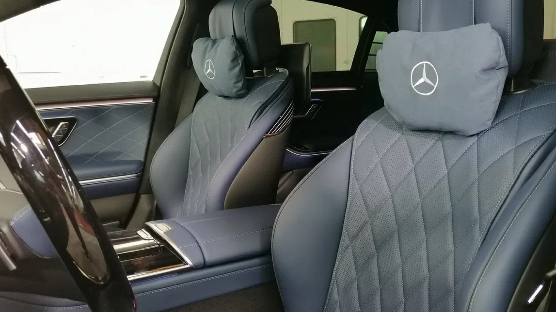 Mercedes-Benz S 500 4MATIC Long двигатель 4.7 литра (456 л.с.) Черный