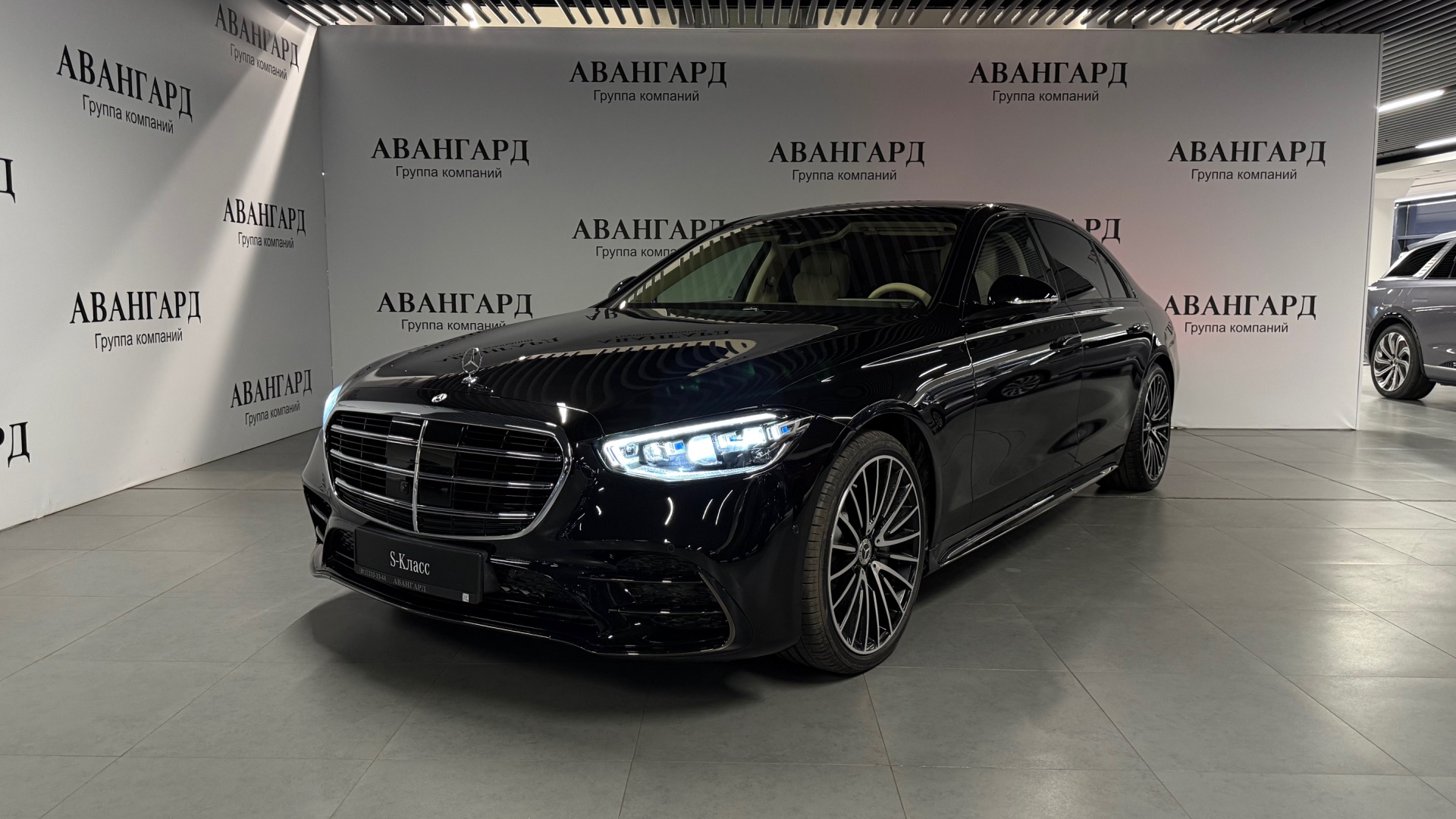 Mercedes-Benz S 500 4MATIC Long комплектация Luxury двигатель 3 литра (449 л.с.) Черный