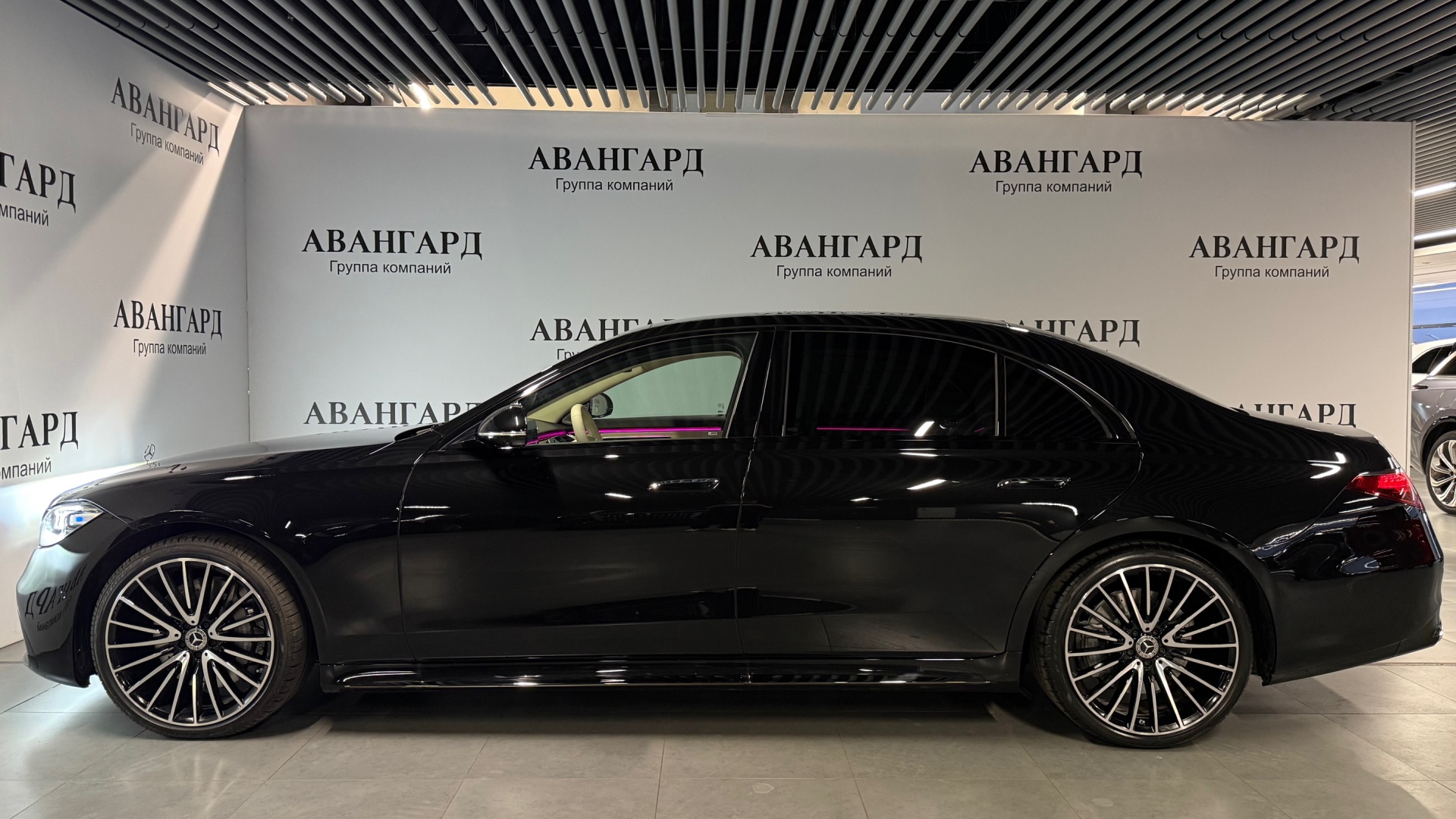 Mercedes-Benz S 500 4MATIC Long комплектация Luxury двигатель 3 литра (449 л.с.) Черный