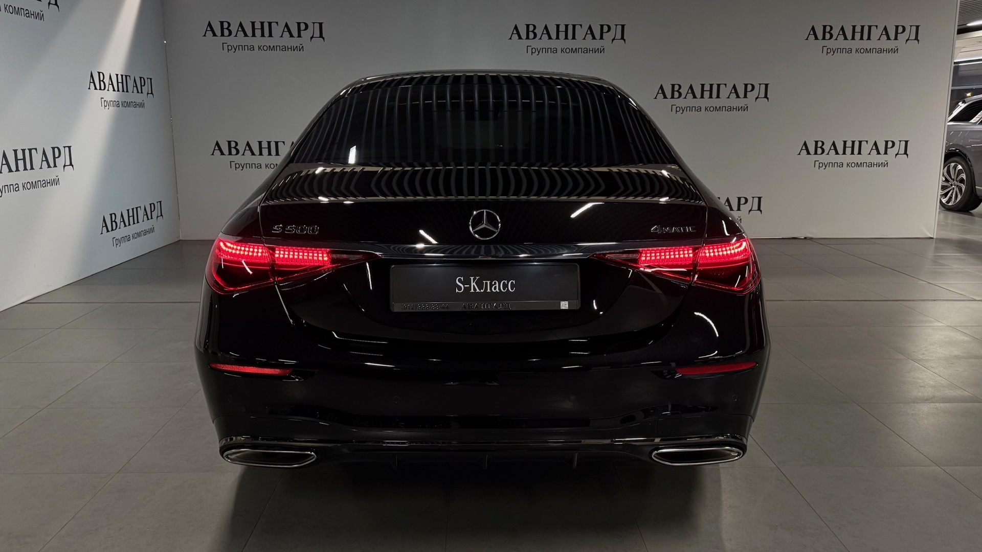 Mercedes-Benz S 500 4MATIC Long комплектация Luxury двигатель 3 литра (449 л.с.) Черный
