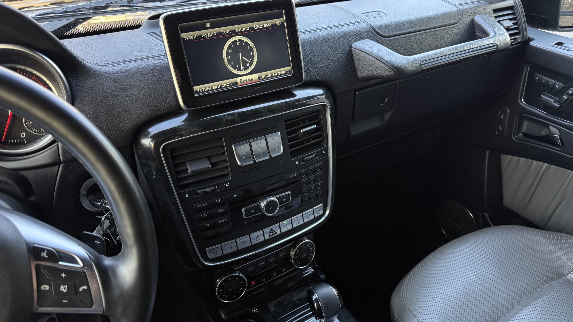 Mercedes-Benz G 350 CDI двигатель 3 литра (245 л.с.) Серый