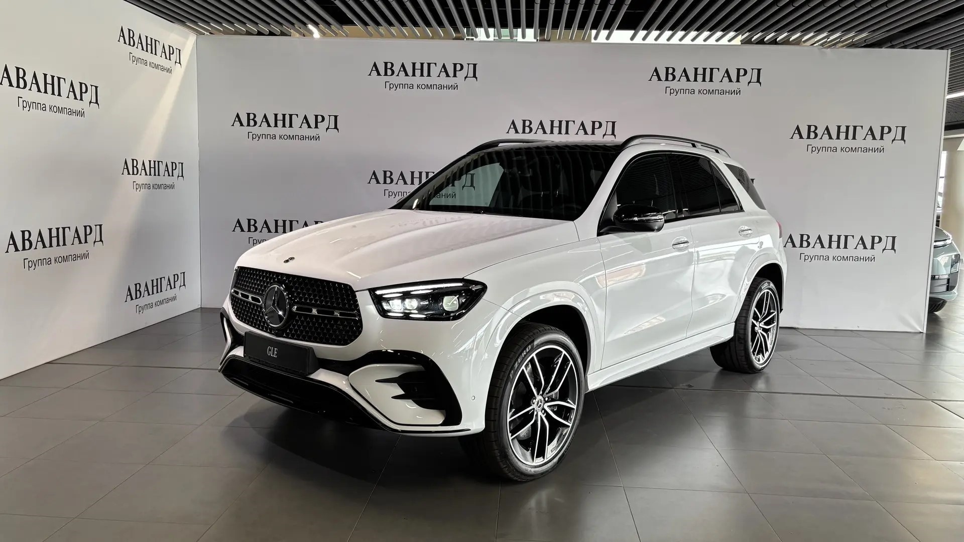 Mercedes-Benz GLE 450 4MATIC комплектация Sport Plus двигатель 3 литра (367 л.с.) Белый
