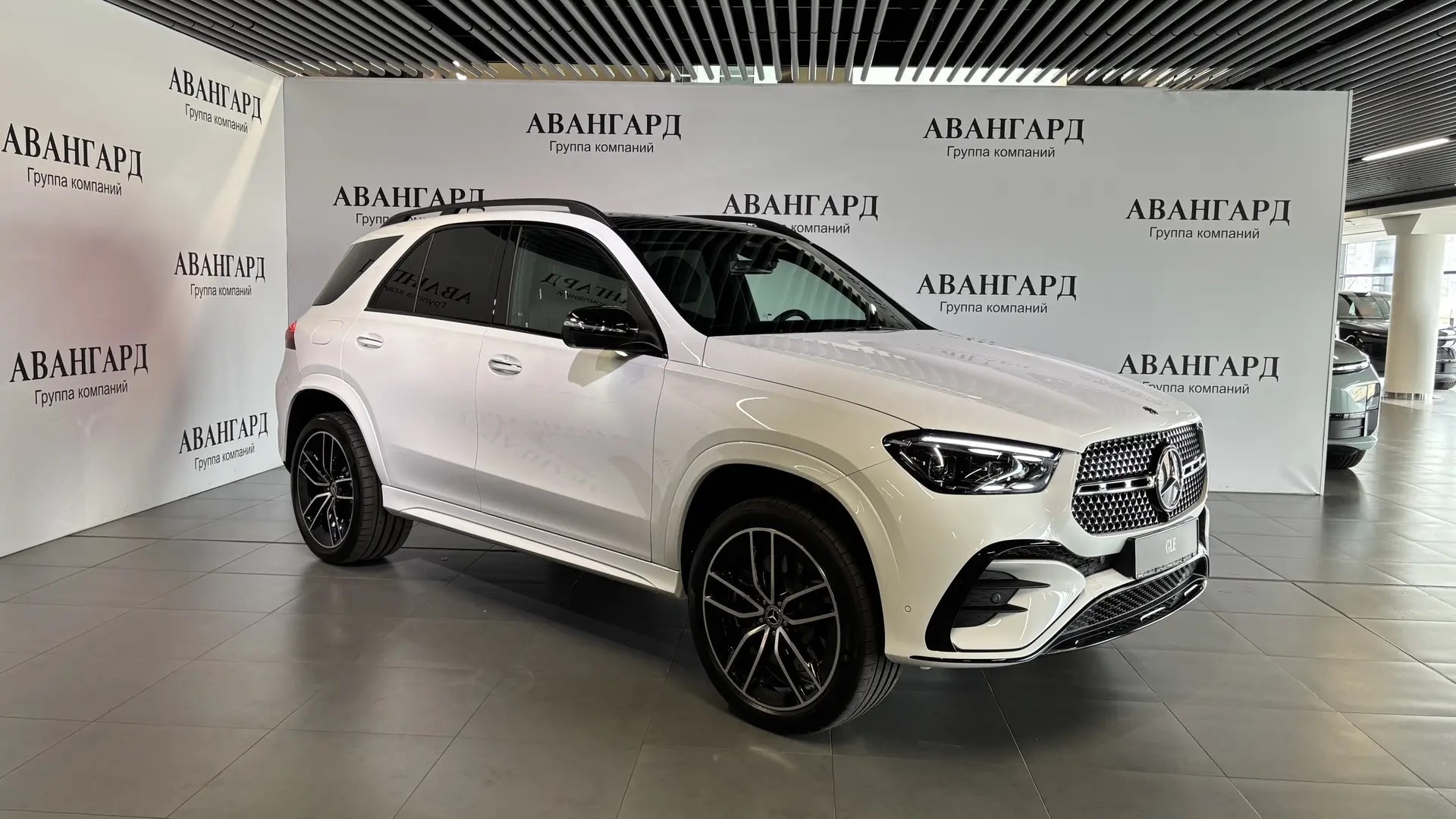 Mercedes-Benz GLE 450 4MATIC комплектация Sport Plus двигатель 3 литра (367 л.с.) Белый