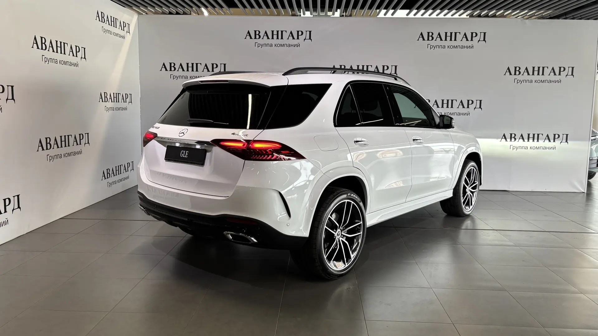Mercedes-Benz GLE 450 4MATIC комплектация Sport Plus двигатель 3 литра (367 л.с.) Белый