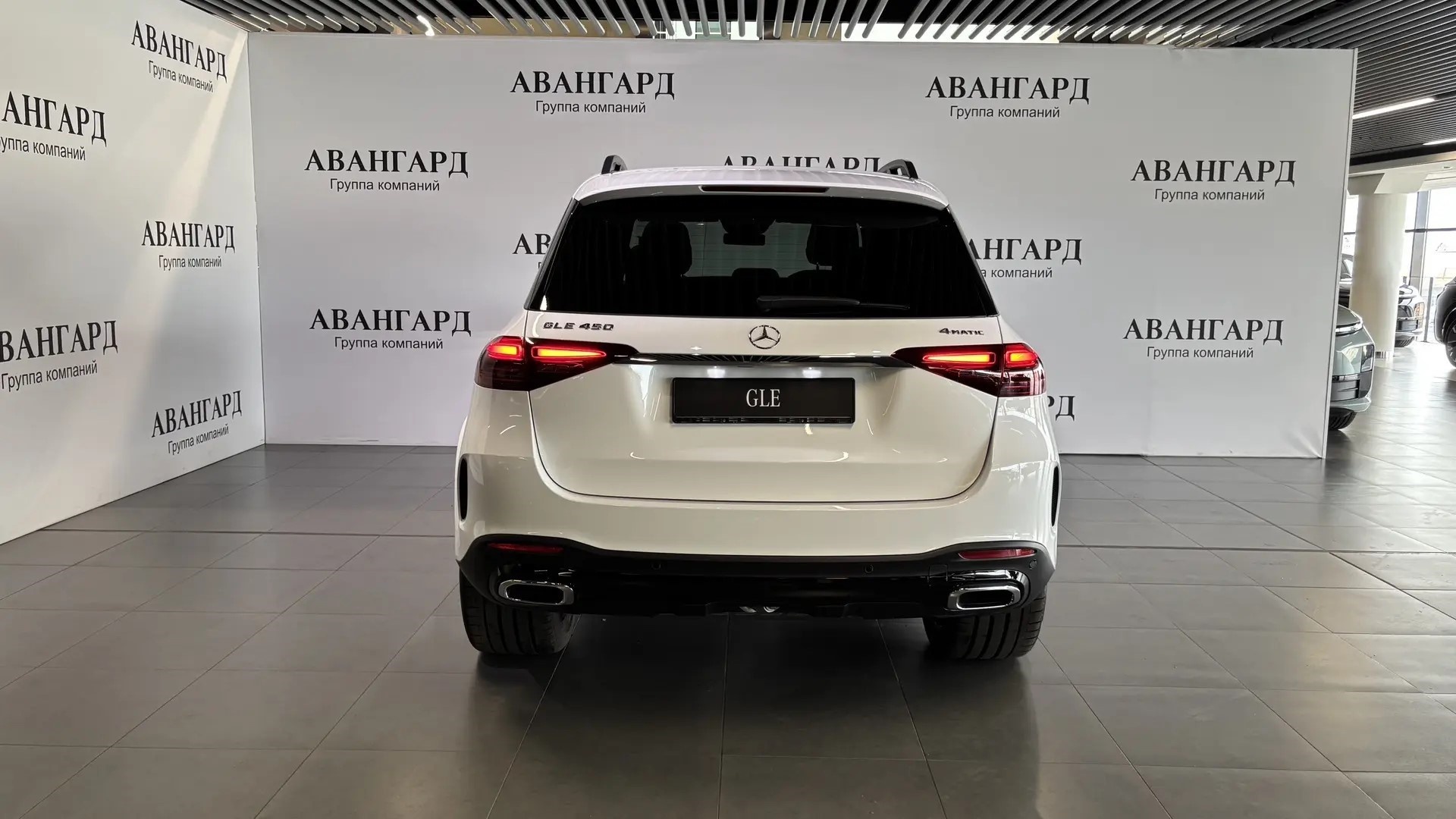 Mercedes-Benz GLE 450 4MATIC комплектация Sport Plus двигатель 3 литра (367 л.с.) Белый