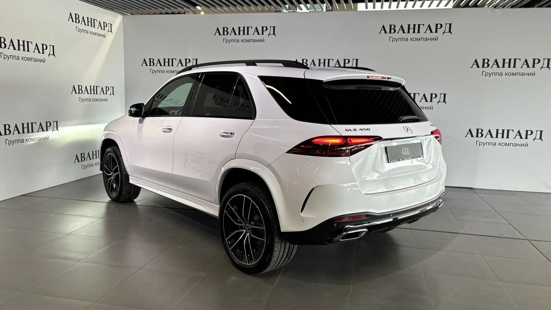 Mercedes-Benz GLE 450 4MATIC комплектация Sport Plus двигатель 3 литра (367 л.с.) Белый