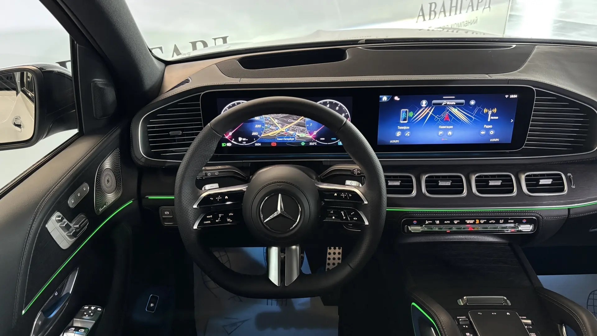 Mercedes-Benz GLE 450 4MATIC комплектация Sport Plus двигатель 3 литра (367 л.с.) Белый