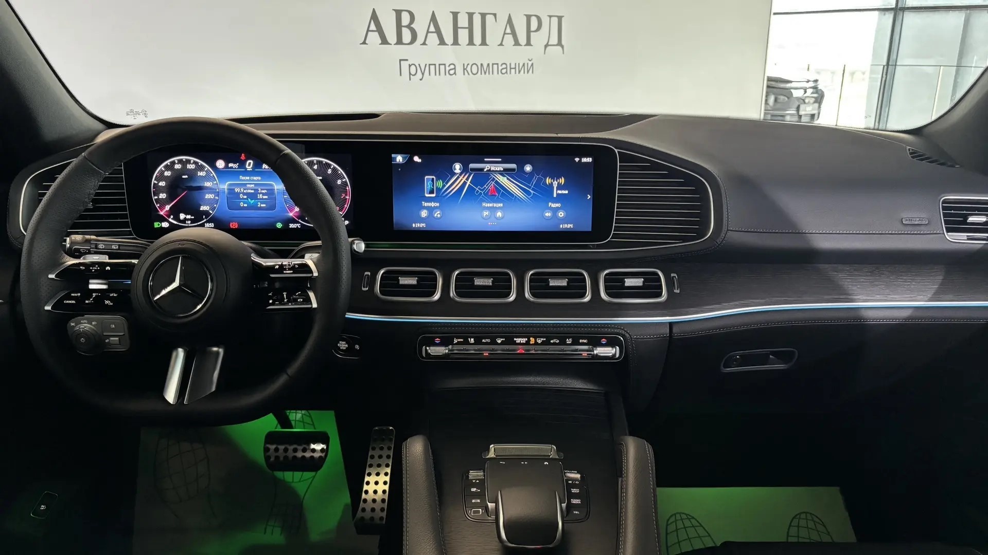 Mercedes-Benz GLE 450 4MATIC комплектация Sport Plus двигатель 3 литра (367 л.с.) Белый