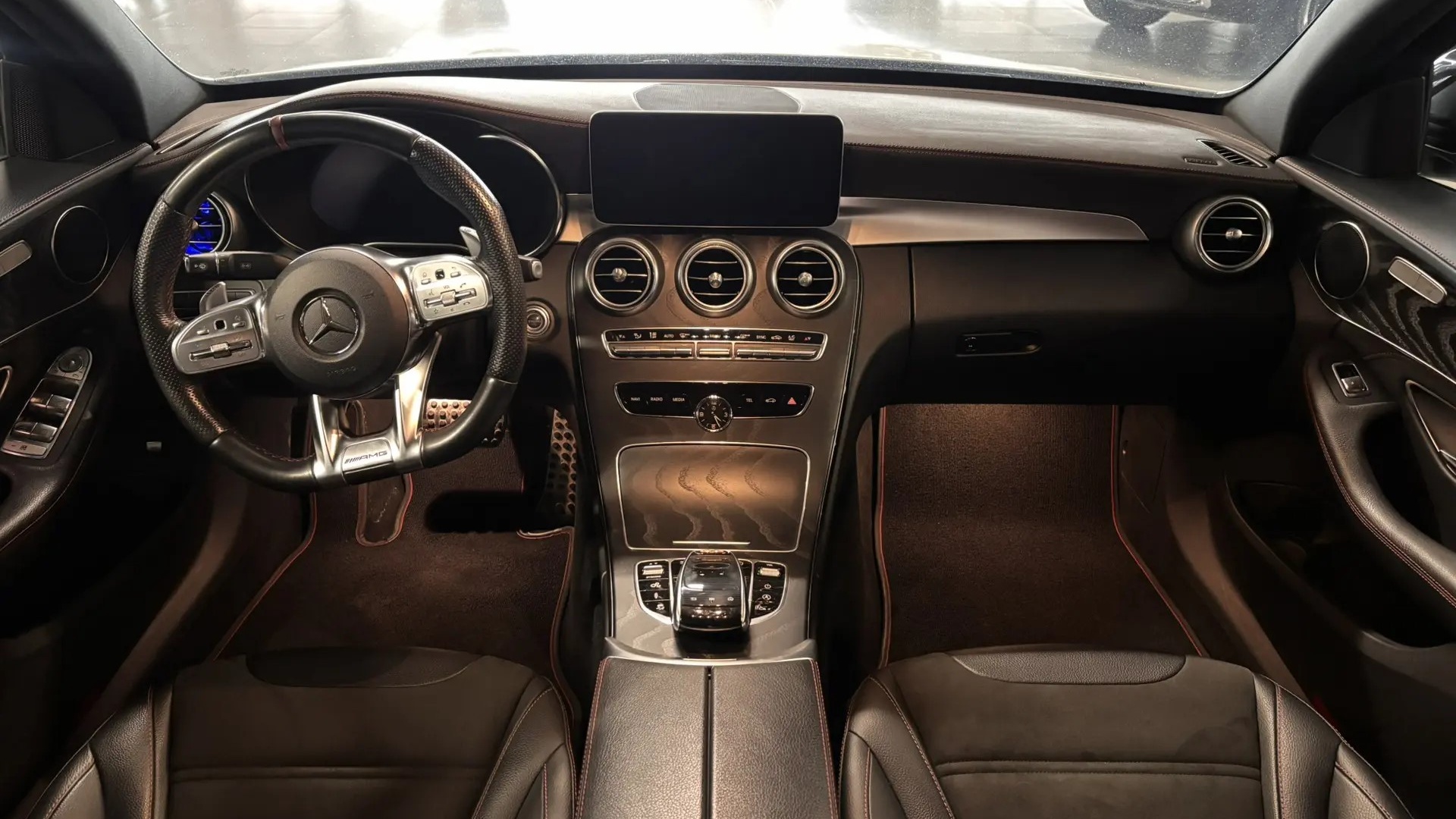 Mercedes-Benz AMG C 43 4MATIC двигатель 3 литра (390 л.с.) Белый
