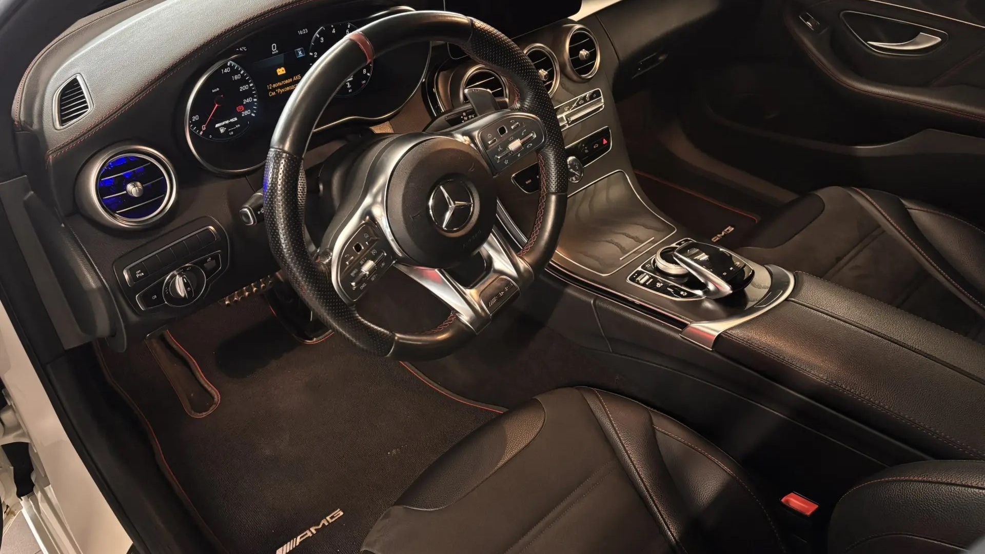 Mercedes-Benz AMG C 43 4MATIC двигатель 3 литра (390 л.с.) Белый