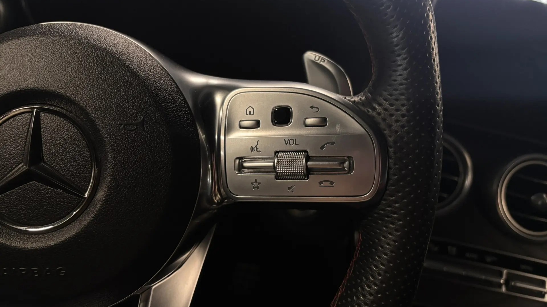 Mercedes-Benz AMG C 43 4MATIC двигатель 3 литра (390 л.с.) Белый