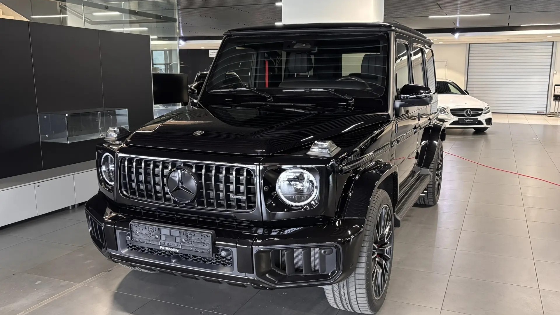 Mercedes-Benz AMG G 63 комплектация AMG G 63 двигатель 4 литра (585 л.с.) Черный