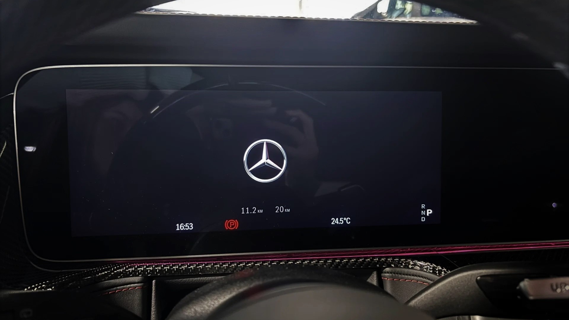 Mercedes-Benz AMG G 63 комплектация AMG G 63 двигатель 4 литра (585 л.с.) Черный