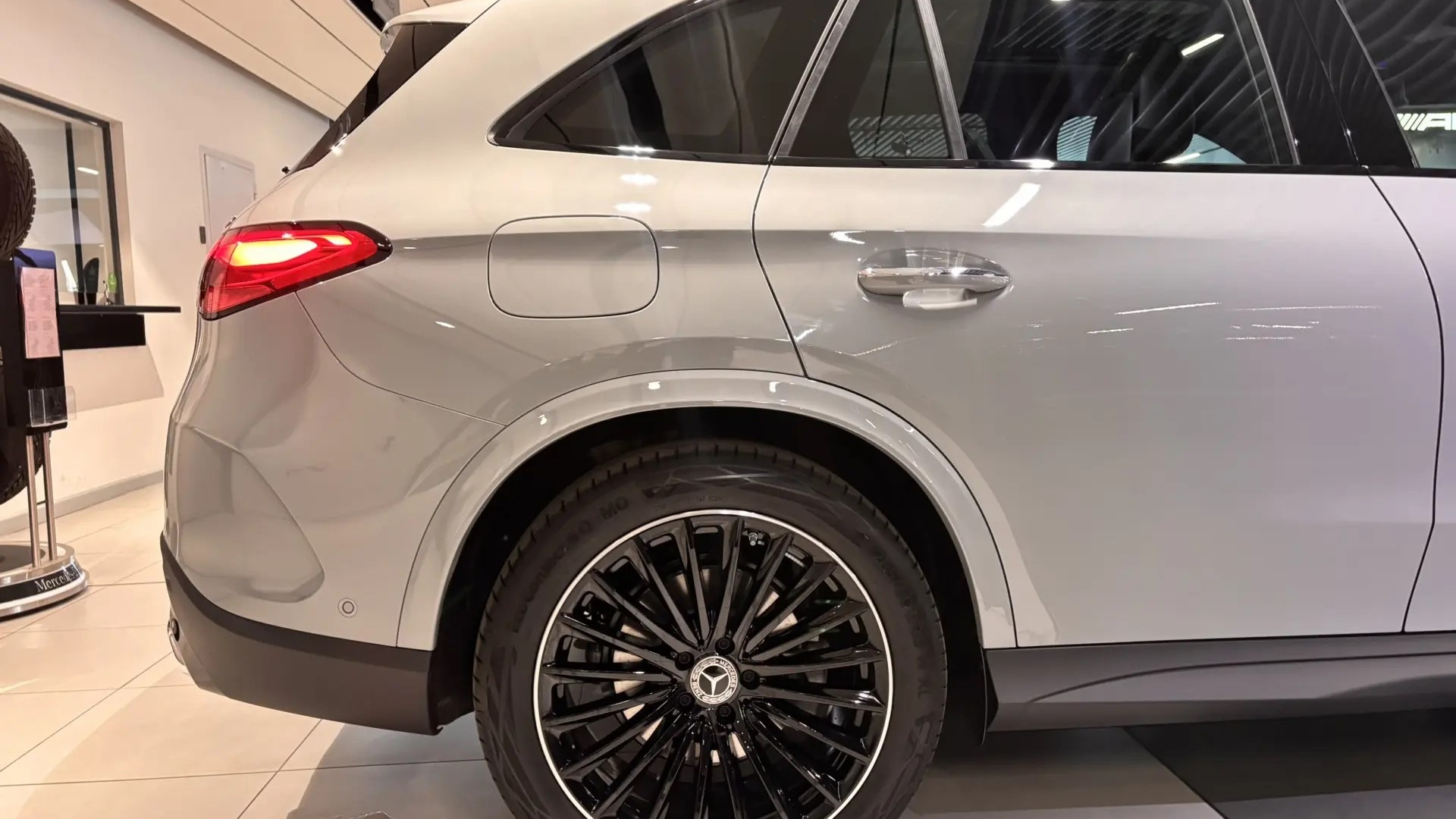 Mercedes-Benz GLC 300 4MATIC двигатель 2 литра (245 л.с.) Серый
