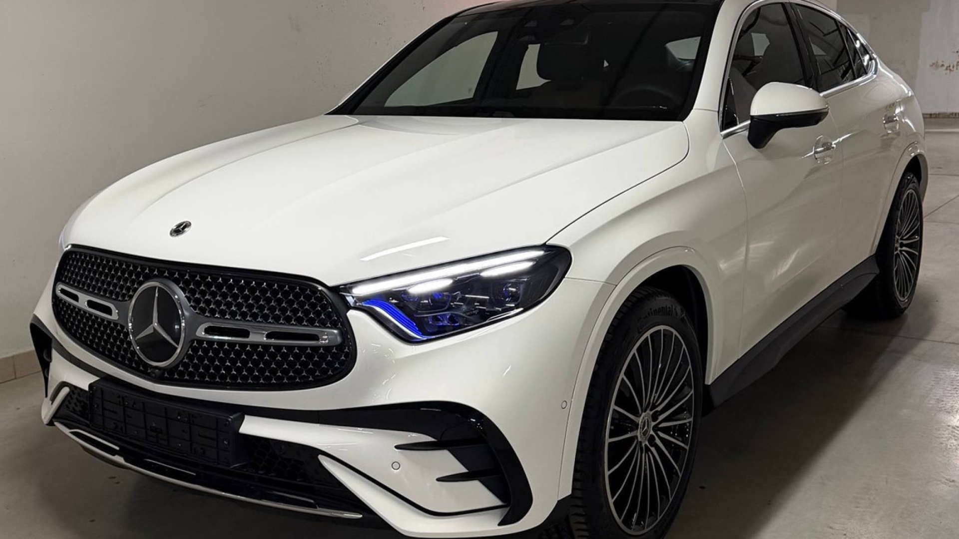 Mercedes-Benz GLC 300 4MATIC Coupe двигатель 2 литра (258 л.с.) Белый