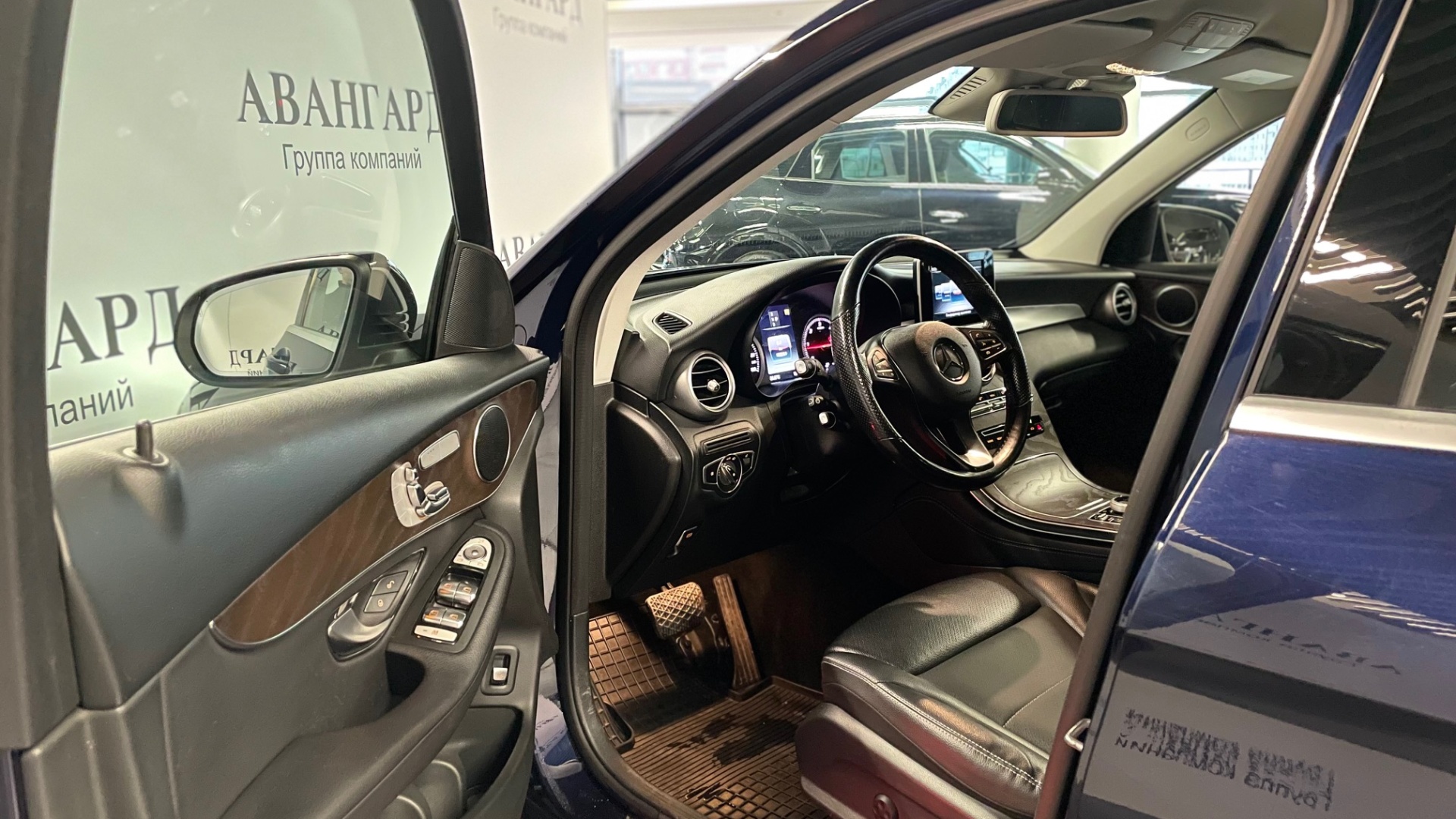 Mercedes-Benz GLC 250 d 4MATIC комплектация Sport двигатель 2.1 литра (204 л.с.) Синий