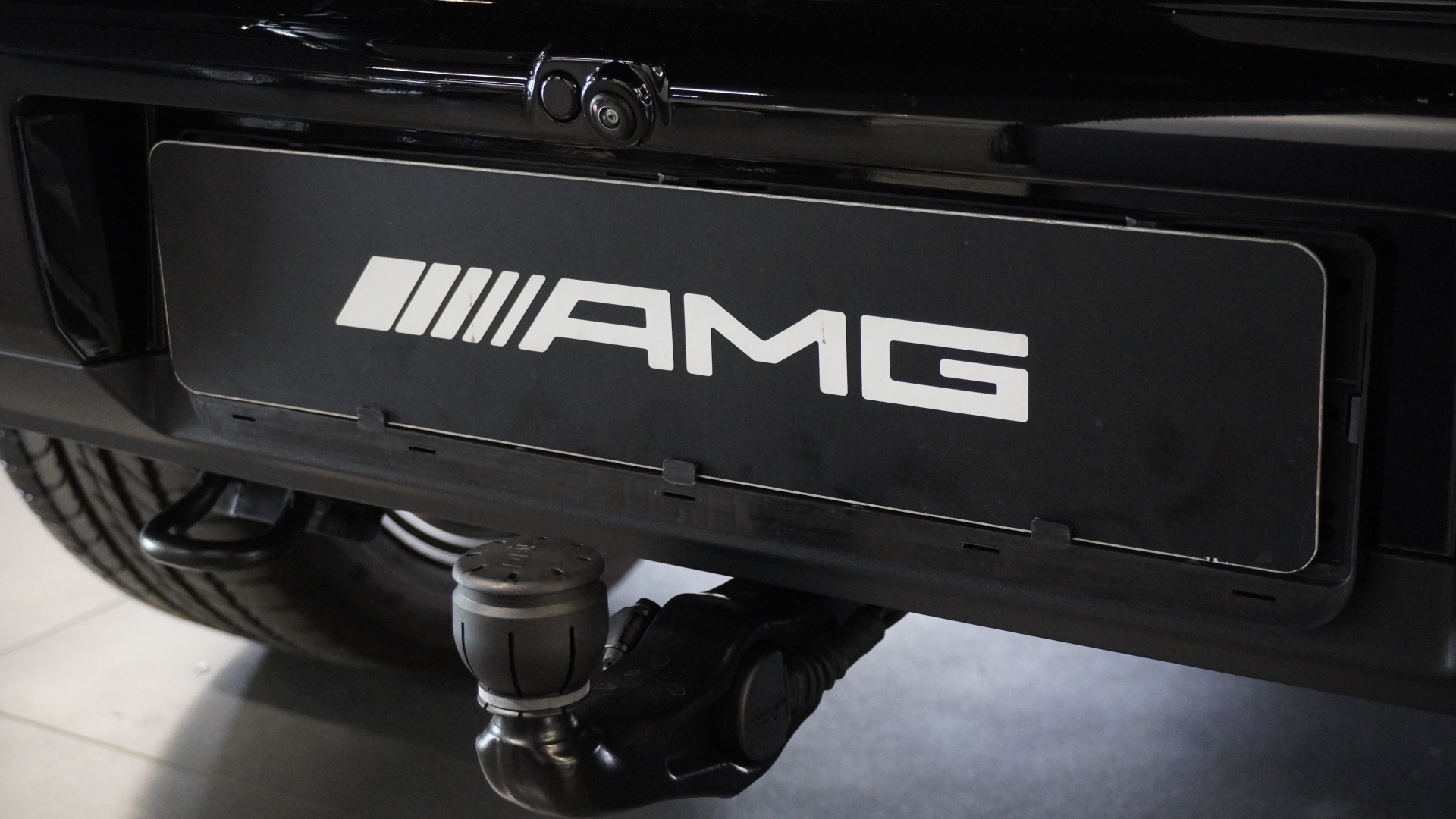 Mercedes-Benz AMG G 63 комплектация AMG G 63 двигатель 4 литра (585 л.с.) Черный